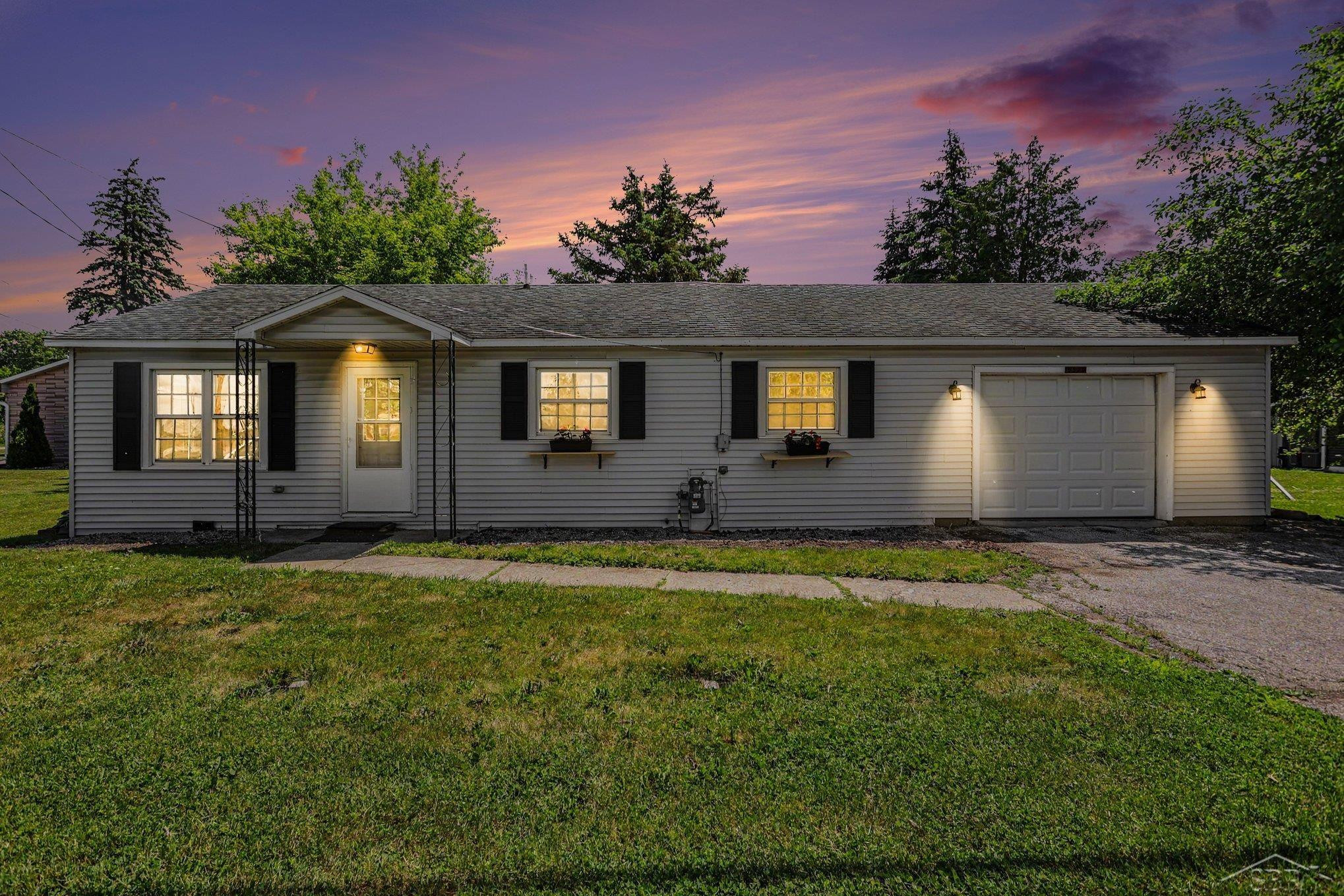 4559 2 Mile Road, Bay City, MI 48706 — front exterior