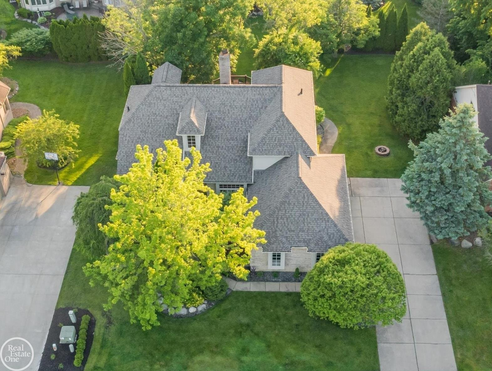 55261 Kingsway Drive, Shelby Twp, MI 48316 — Photo 2
