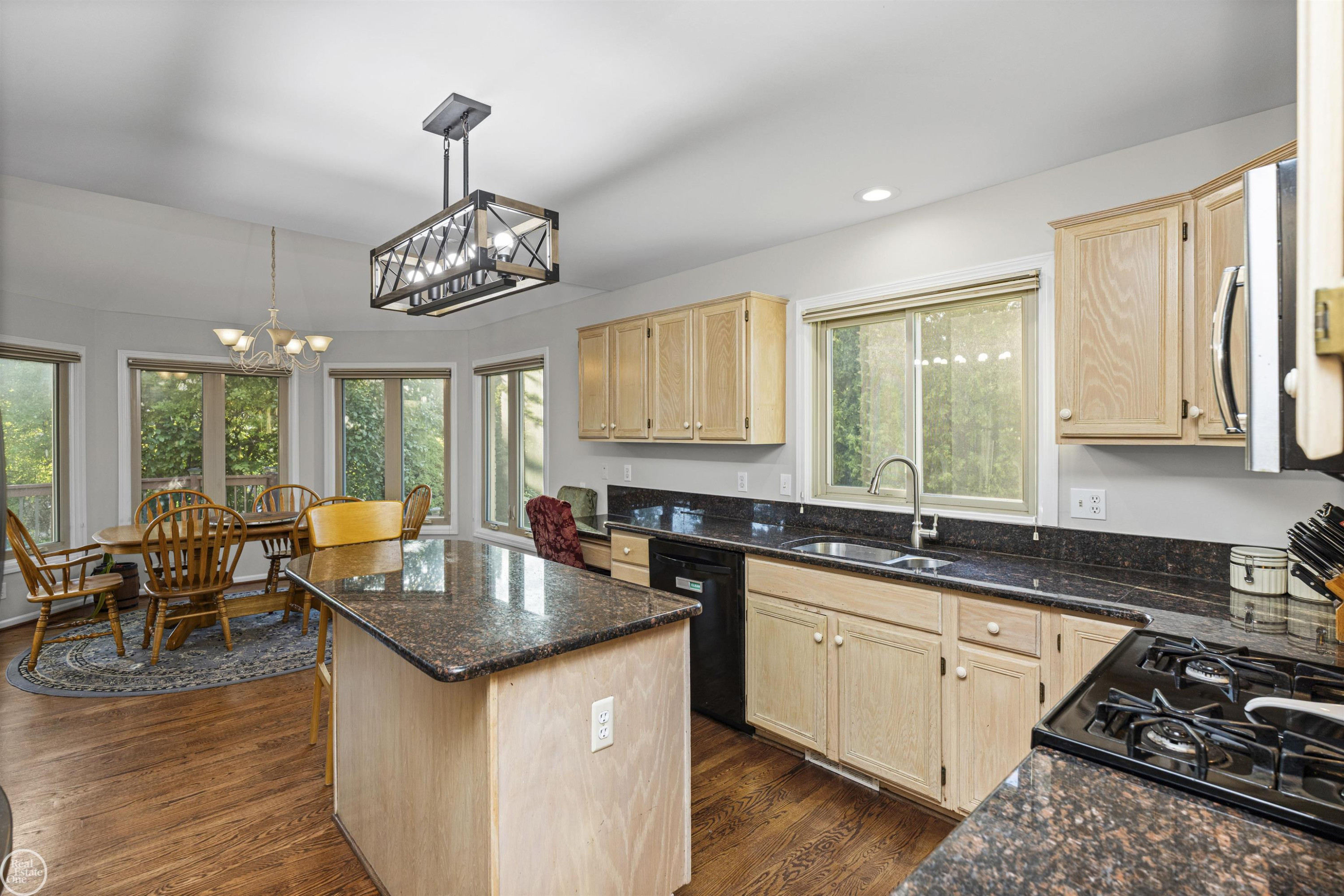 55261 Kingsway Drive, Shelby Twp, MI 48316 — Photo 6