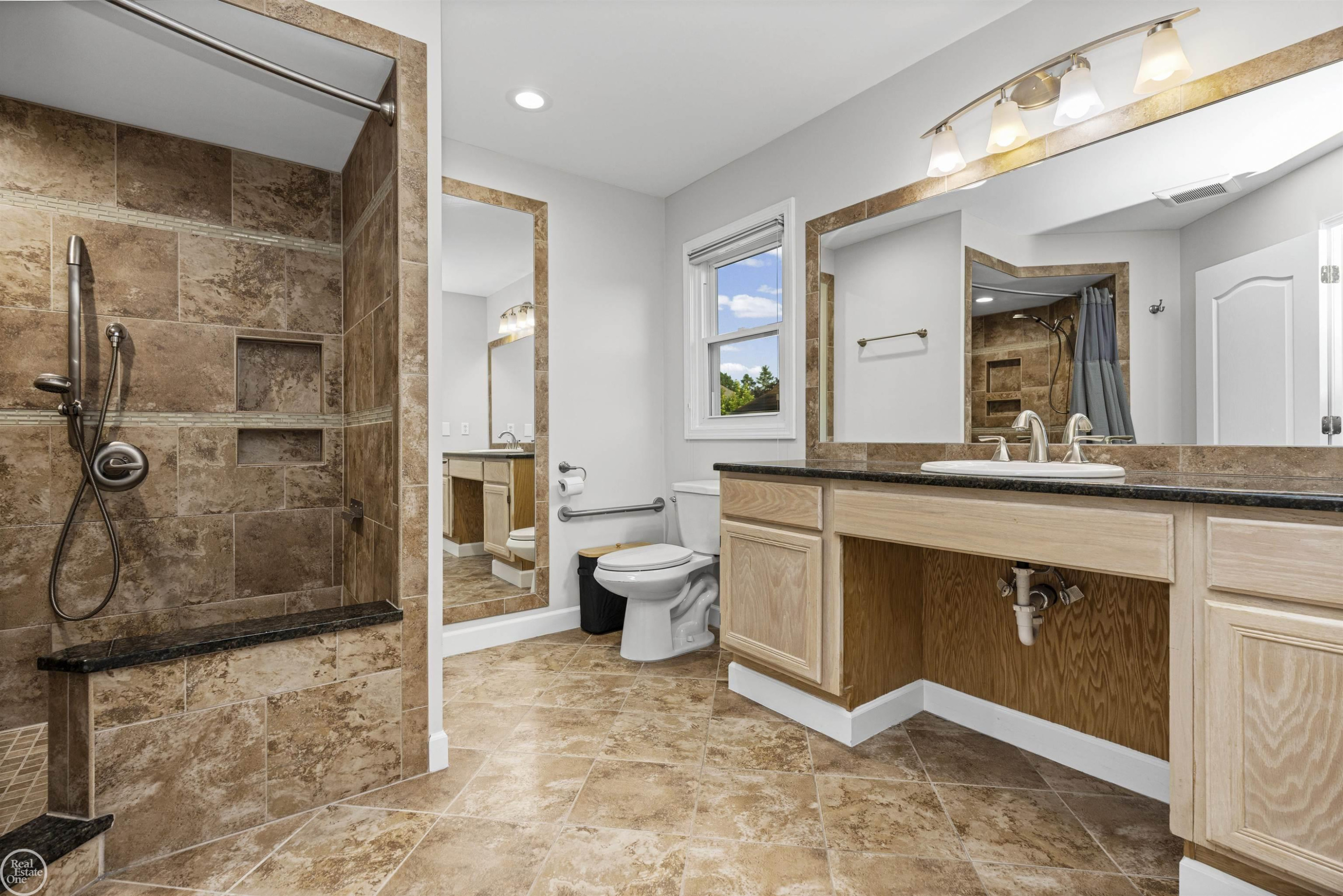 55261 Kingsway Drive, Shelby Twp, MI 48316 — Photo 17