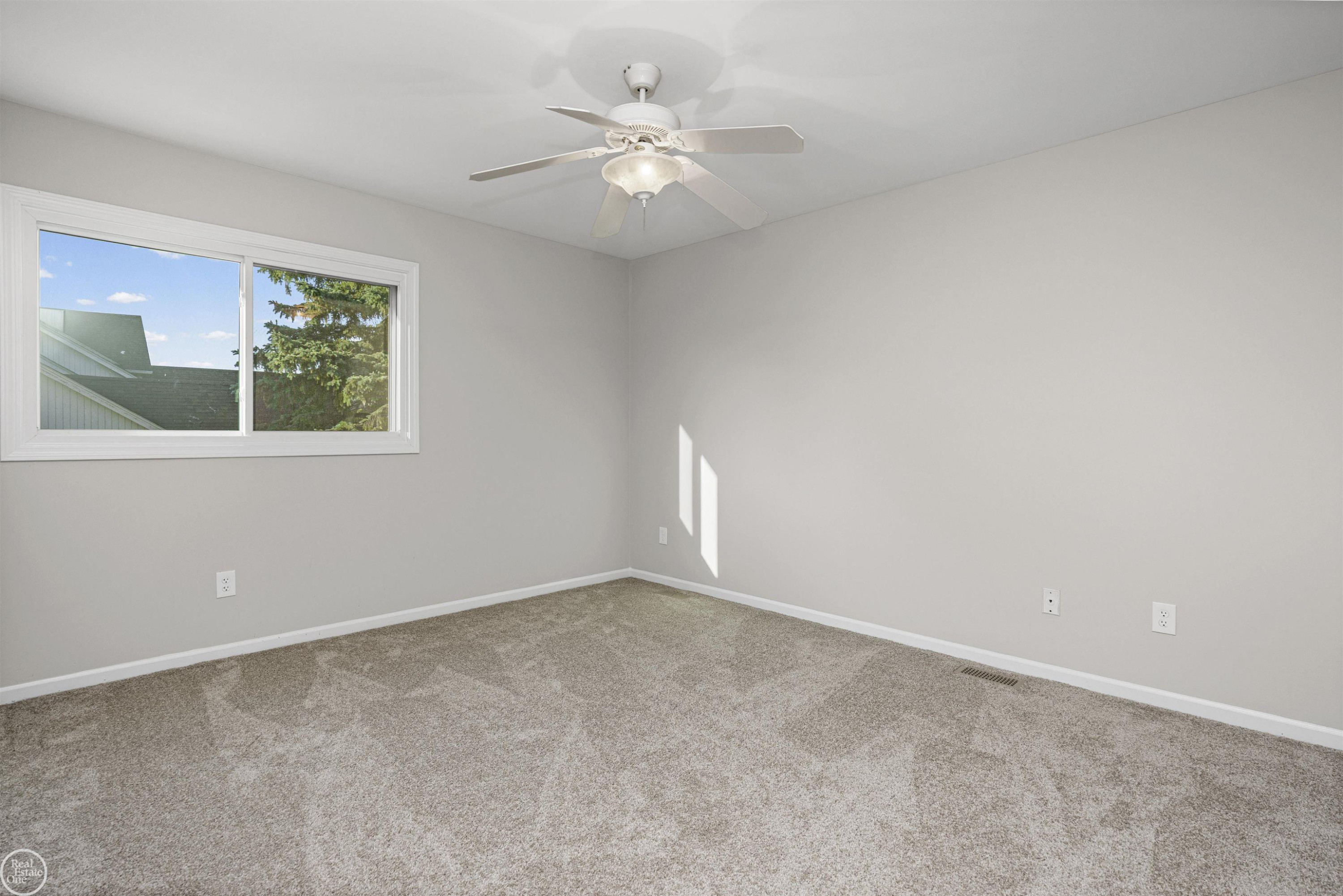 55261 Kingsway Drive, Shelby Twp, MI 48316 — Photo 26