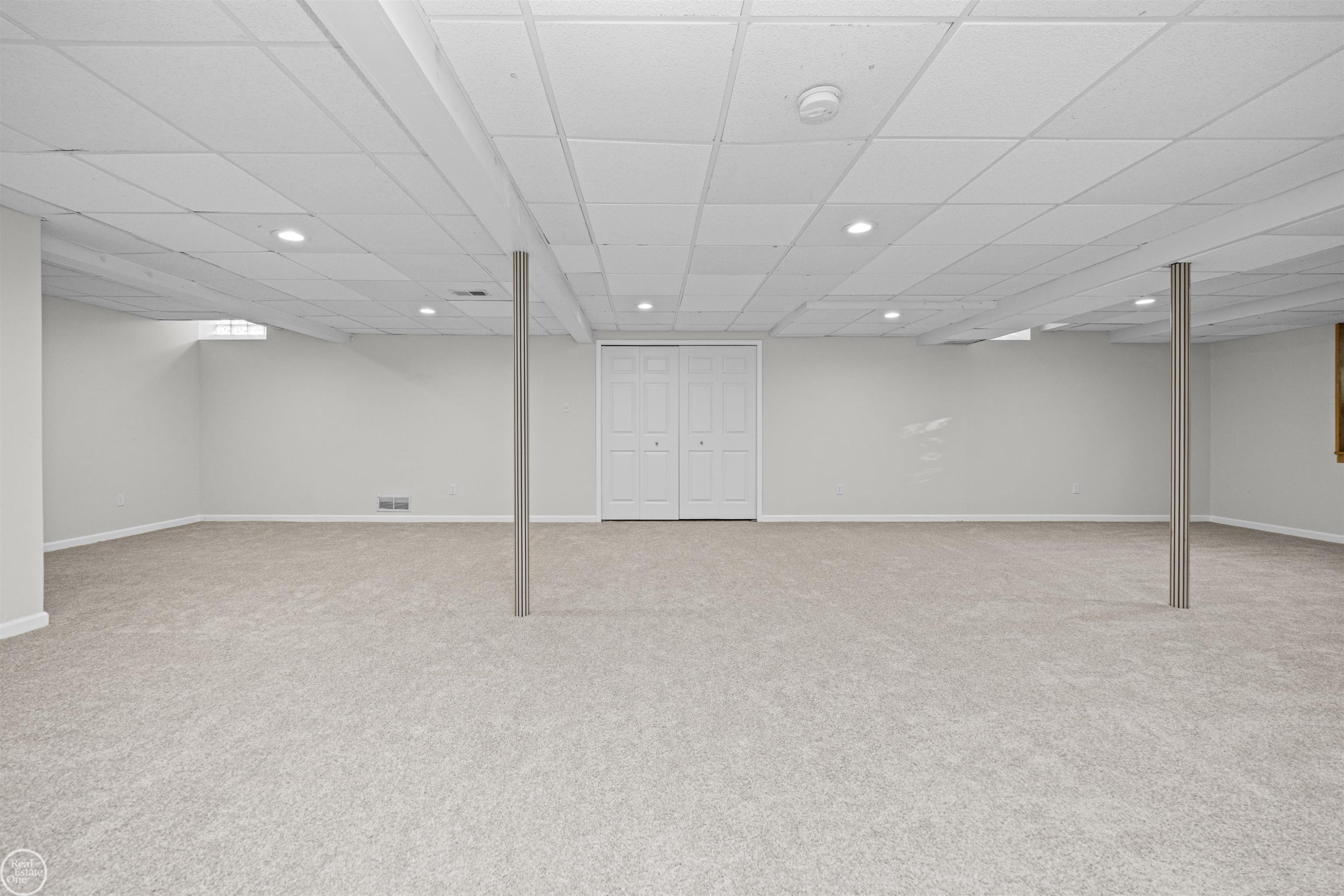 55261 Kingsway Drive, Shelby Twp, MI 48316 — Photo 32
