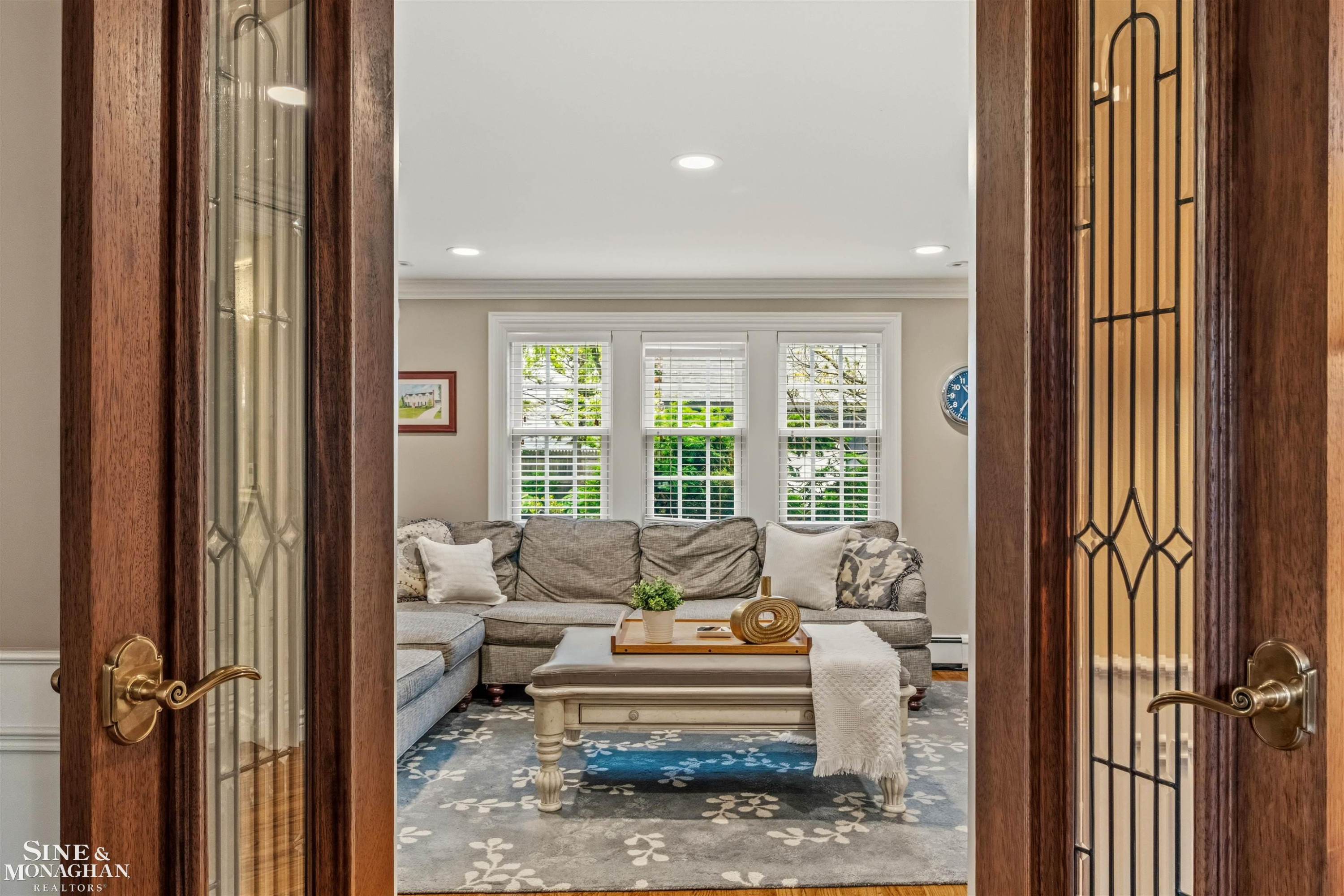 586 University Place, Grosse Pointe, MI 48230 — Photo 8