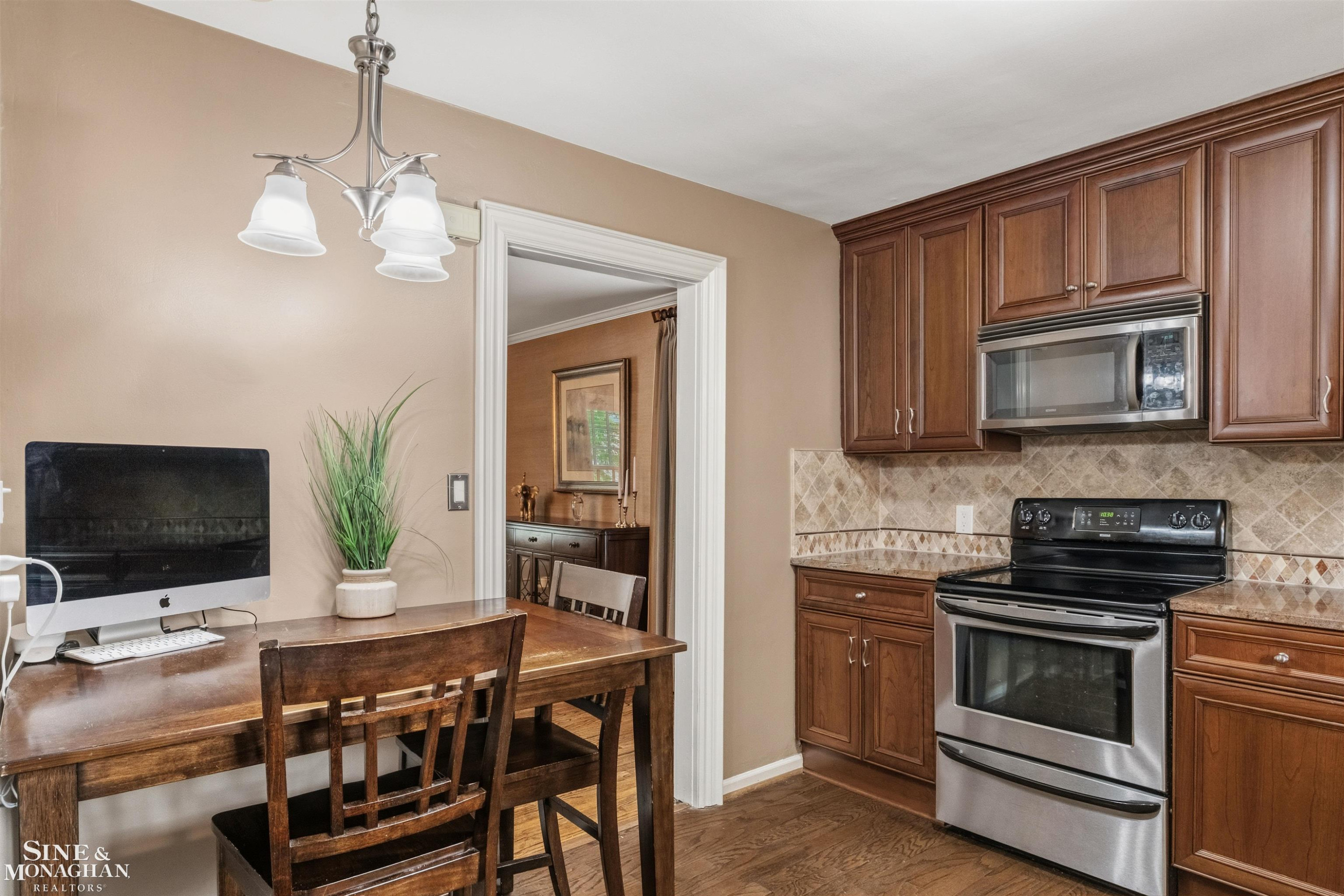 586 University Place, Grosse Pointe, MI 48230 — Photo 14