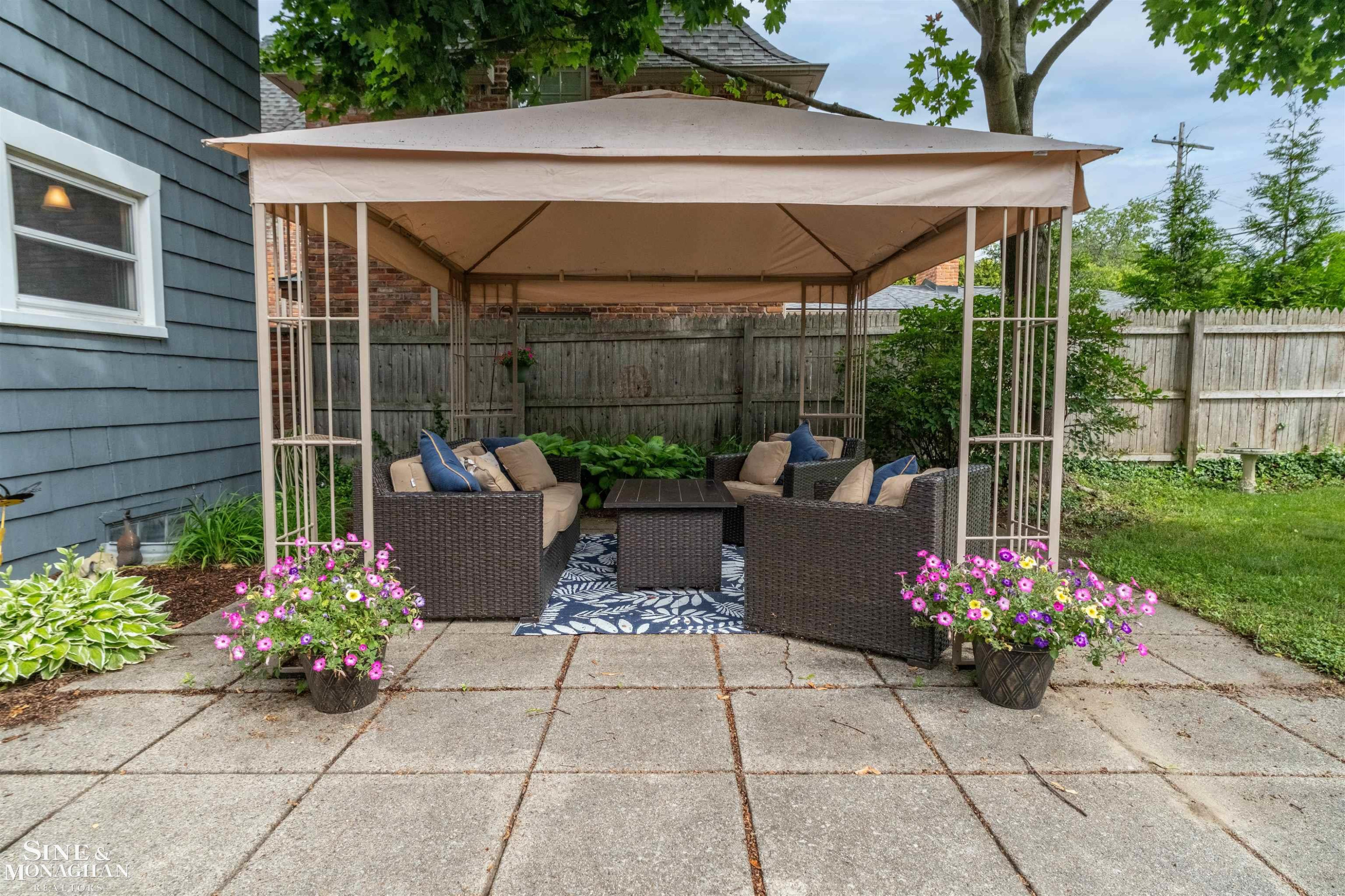 586 University Place, Grosse Pointe, MI 48230 — Photo 41