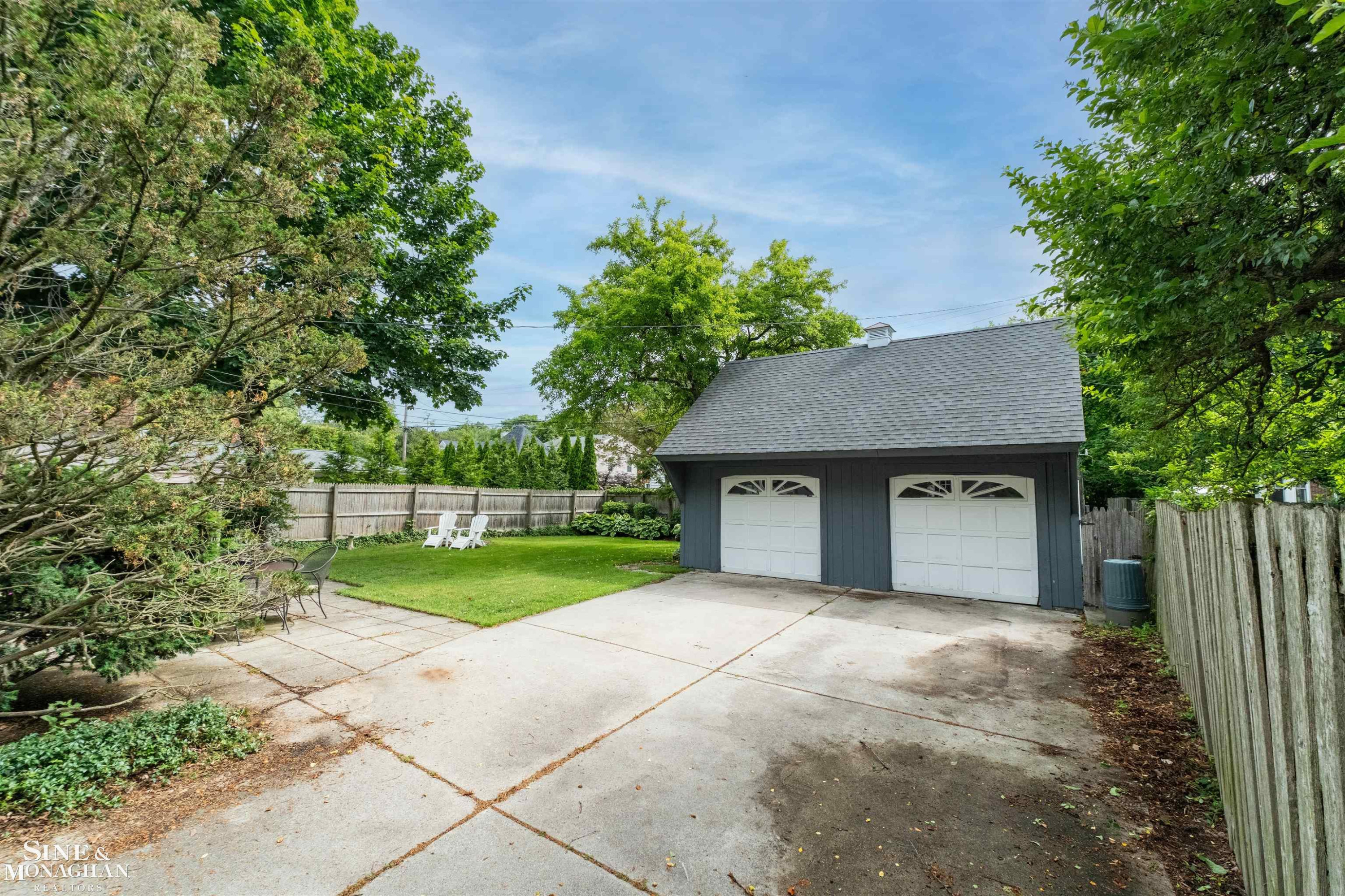 586 University Place, Grosse Pointe, MI 48230 — Photo 44