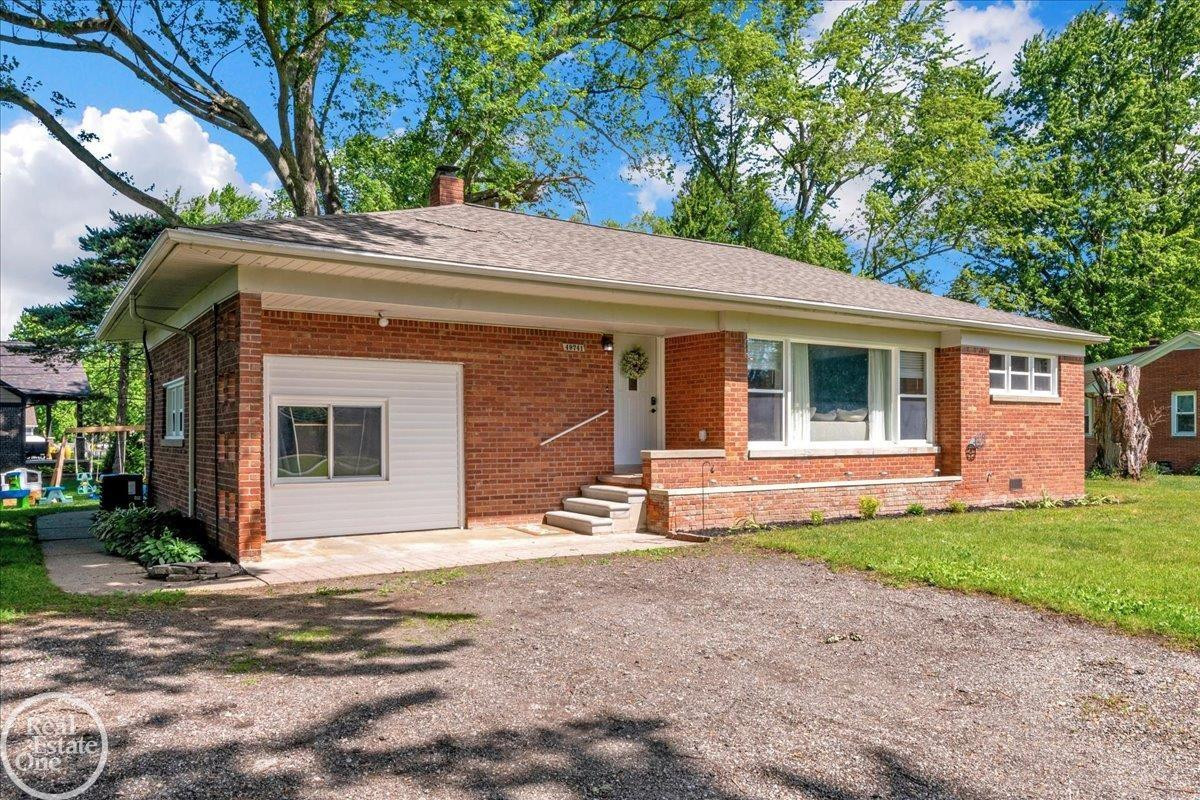 49741 Jefferson Avenue, Chesterfield, MI 48047 — Photo 2
