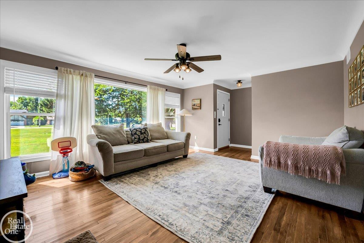 49741 Jefferson Avenue, Chesterfield, MI 48047 — Photo 3