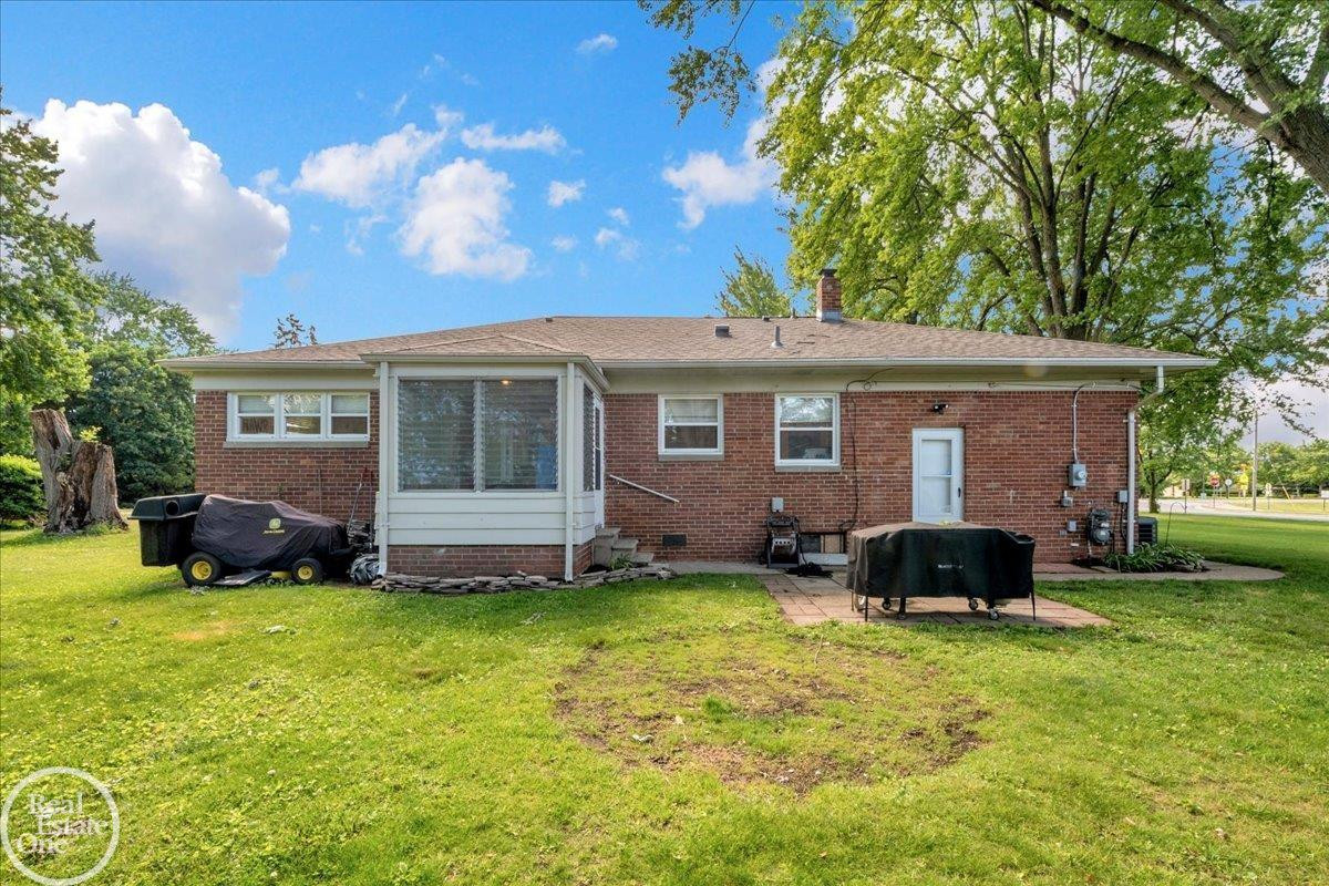 49741 Jefferson Avenue, Chesterfield, MI 48047 — Photo 29