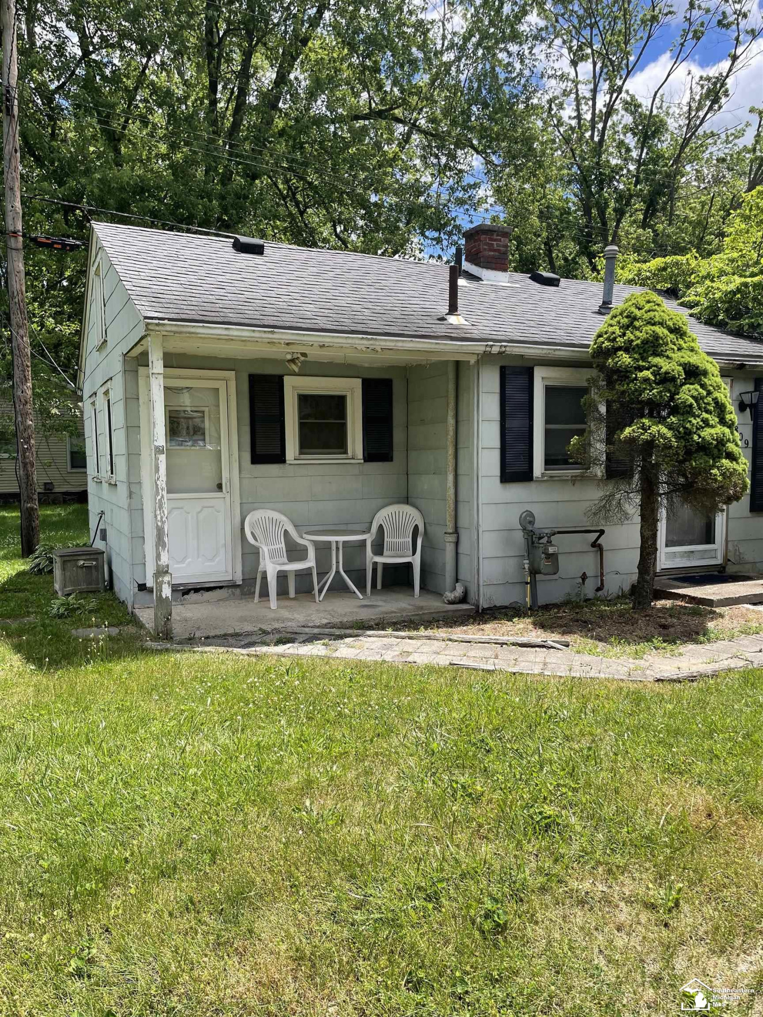 809 Pipis Drive, Monroe, MI 48162 — front exterior
