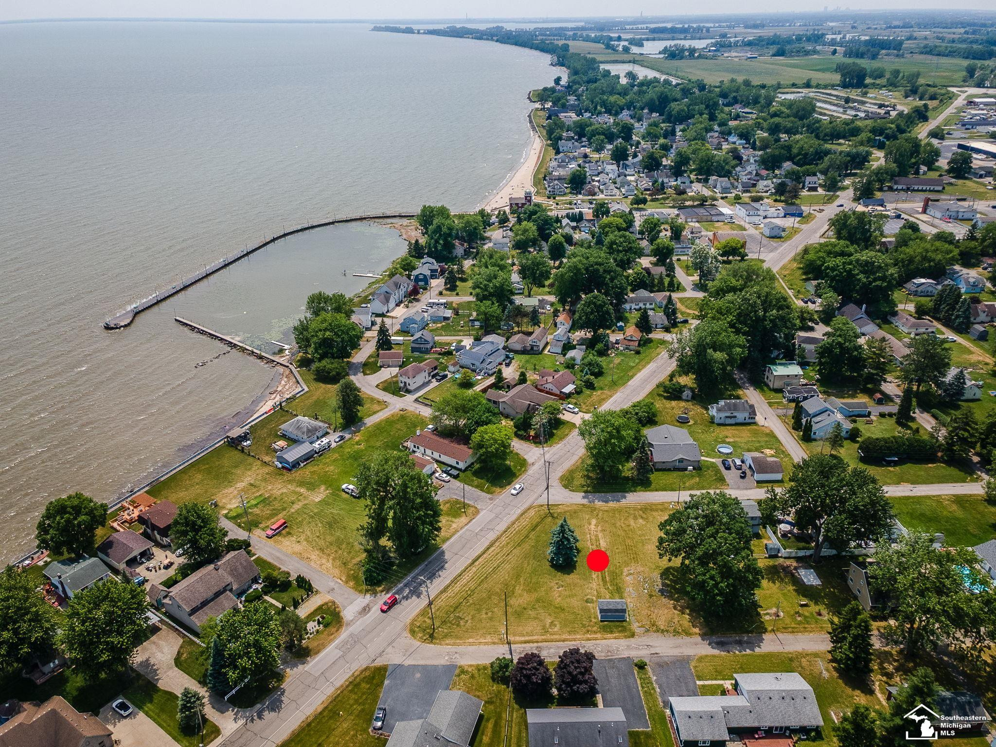 4418 Center 1st Street, Luna Pier, MI — Photo 5
