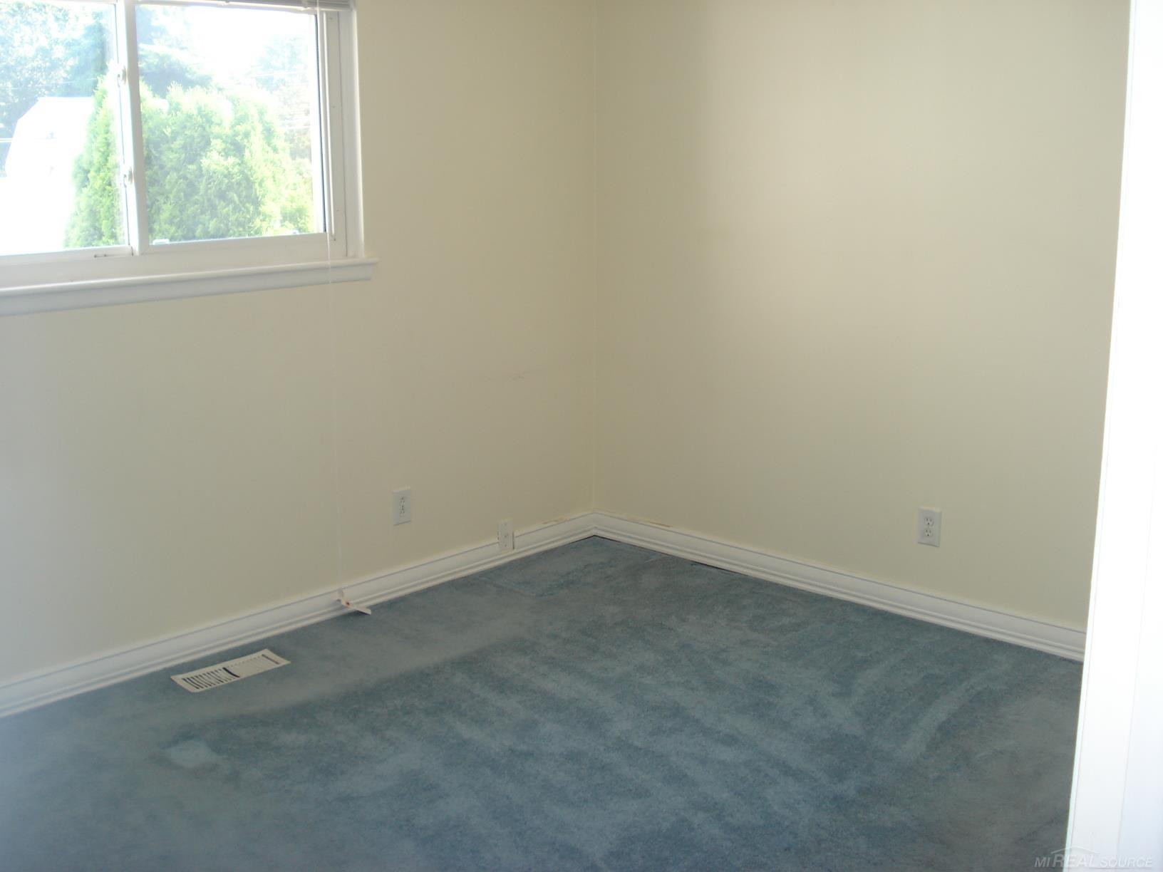 8783 Lozen Drive, Sterling Heights, MI 48313 — Photo 9