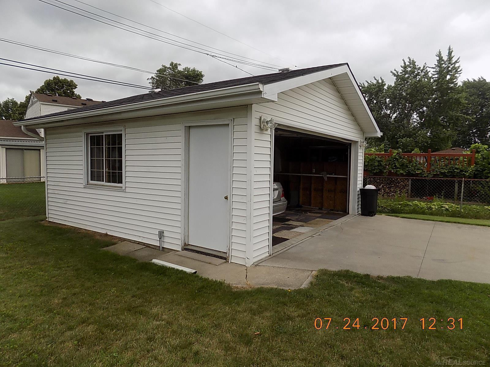 8783 Lozen Drive, Sterling Heights, MI 48313 — Photo 15