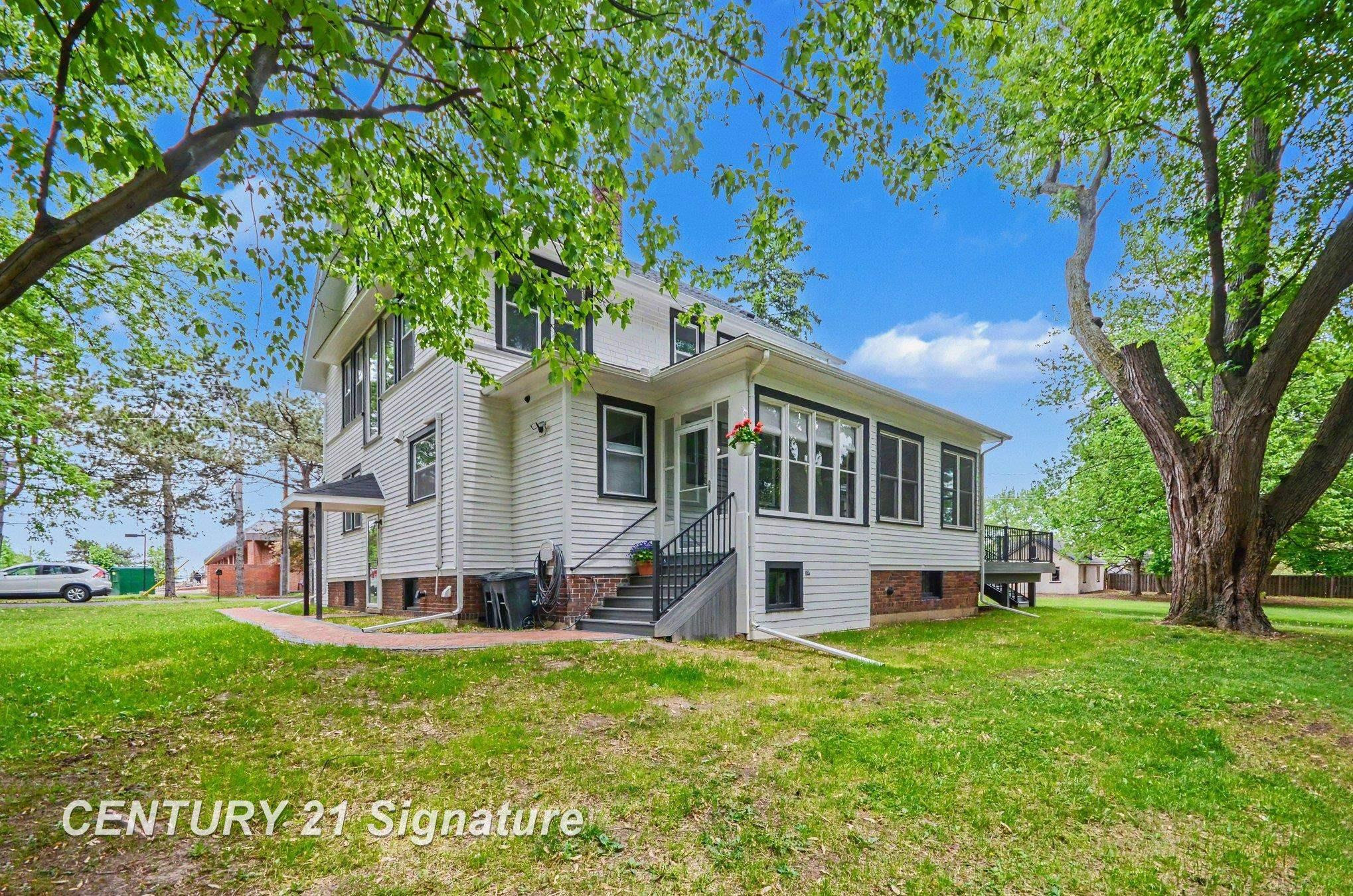 24025 Drake Road, MI 48335 — Photo 42