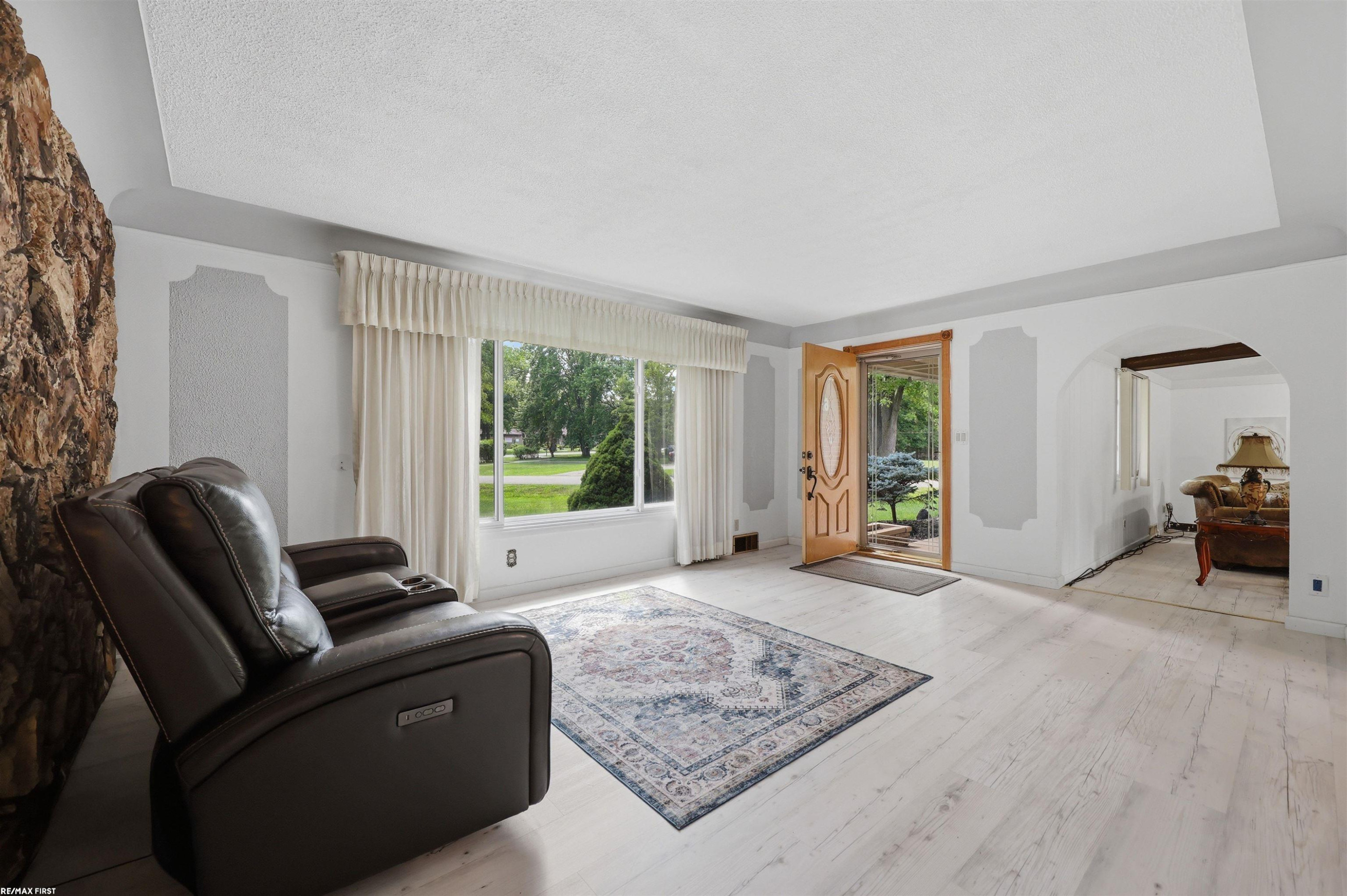 6745 24 Mile Road, Utica, MI 48316 — Photo 2