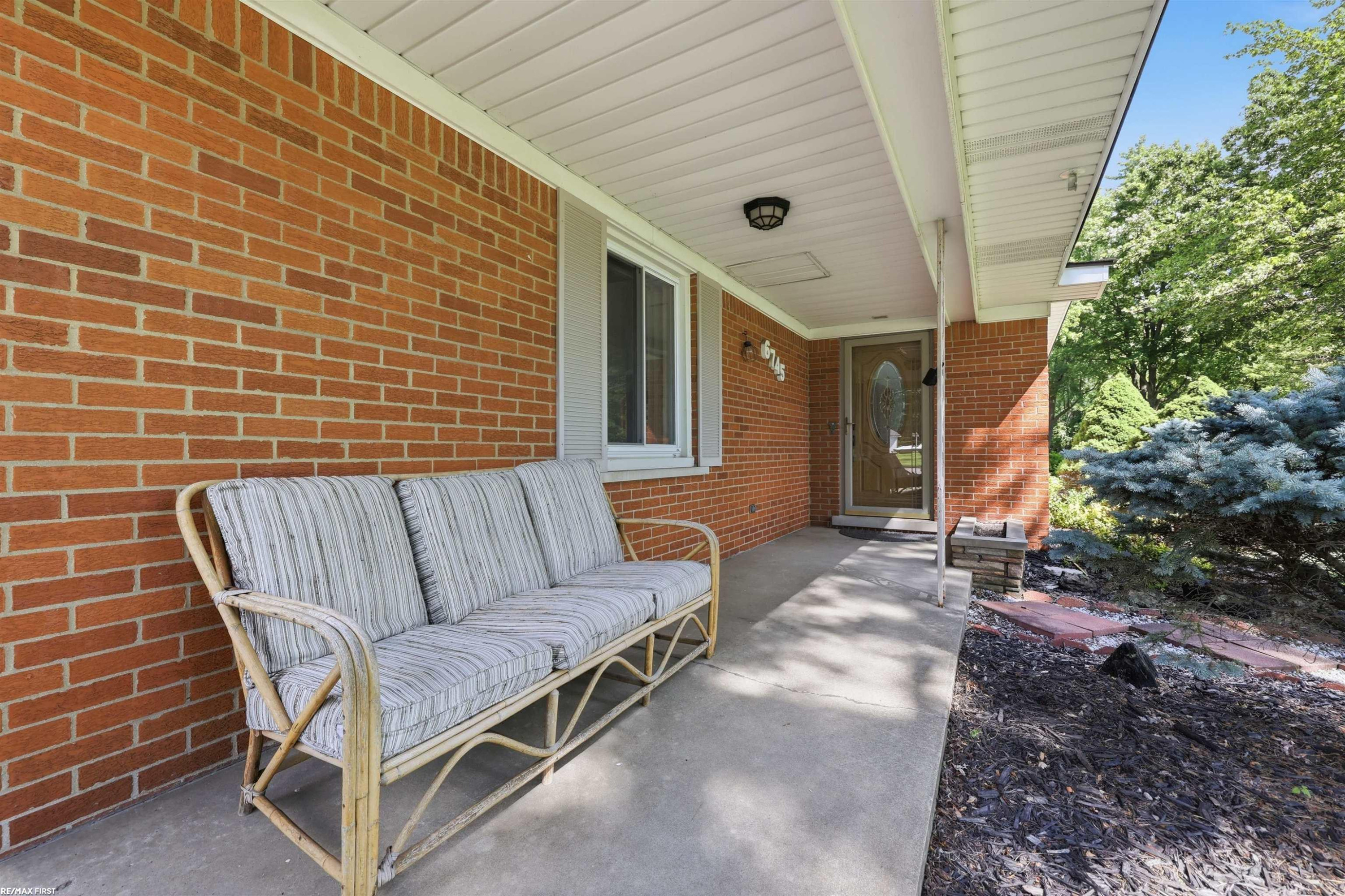 6745 24 Mile Road, Utica, MI 48316 — Photo 32