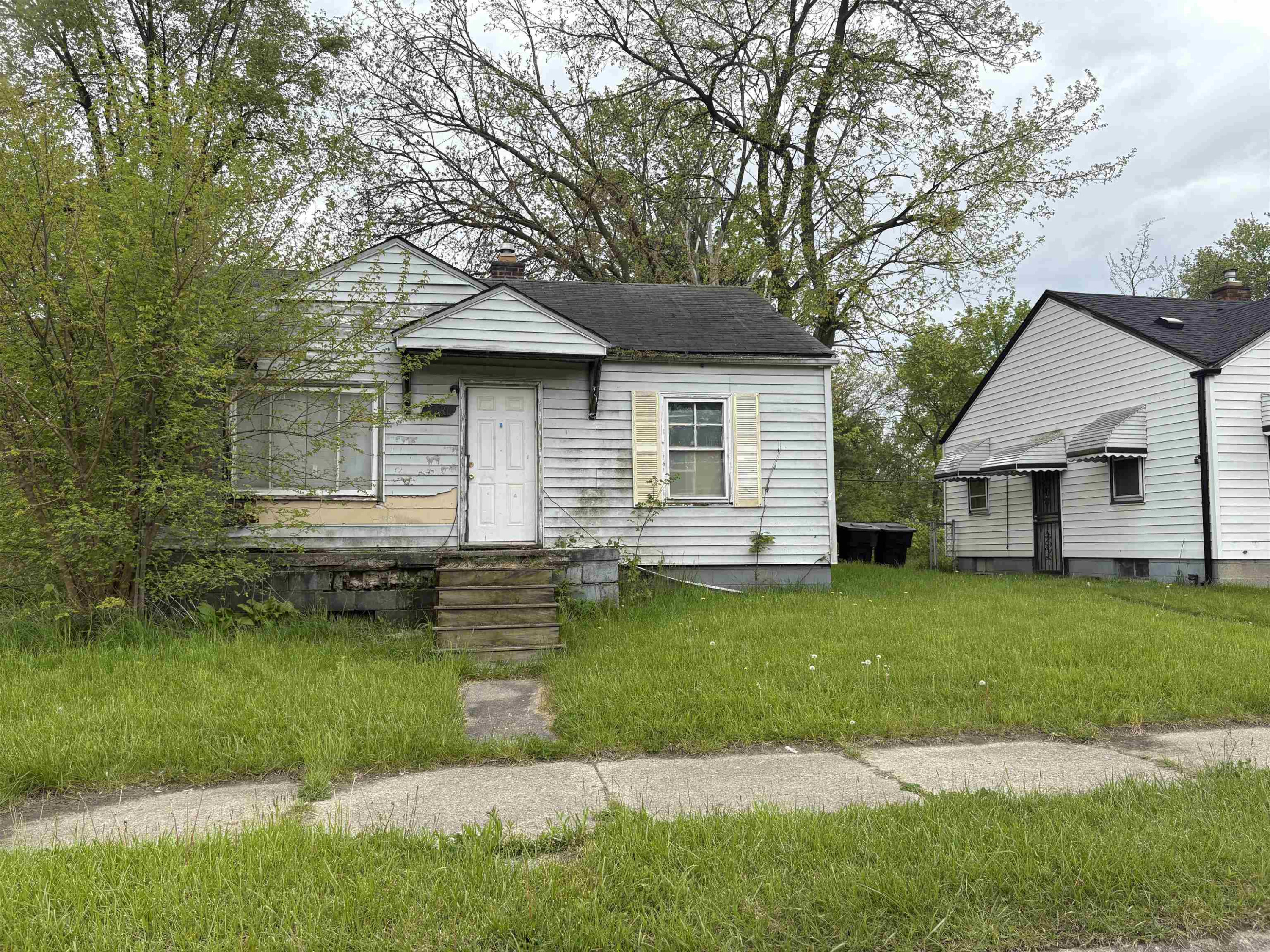 7580 E Grixdale Street, Detroit, MI 48234 — front exterior