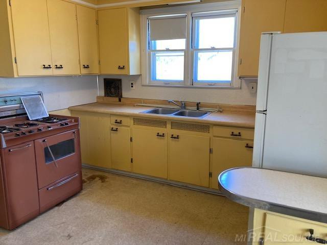 8442 Central Street, Center Line, MI 48015 — Photo 15
