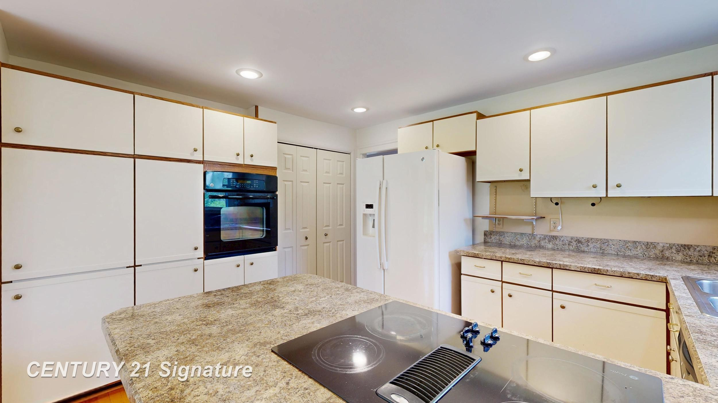 5501 Calkins Road, Flint, MI 48532 — Photo 7