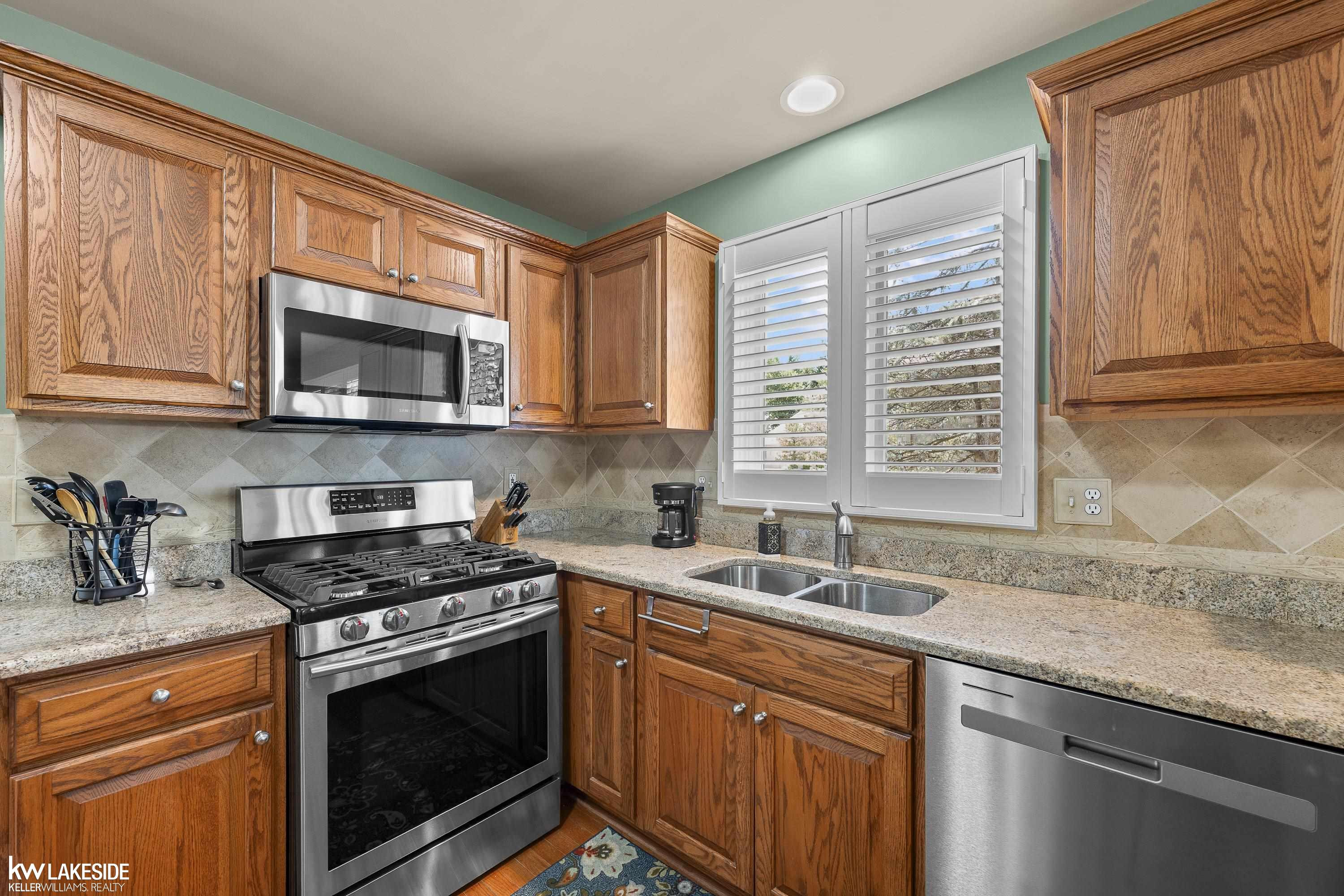 40134 Riverbend Drive, Sterling Heights, MI 48310 — Photo 16