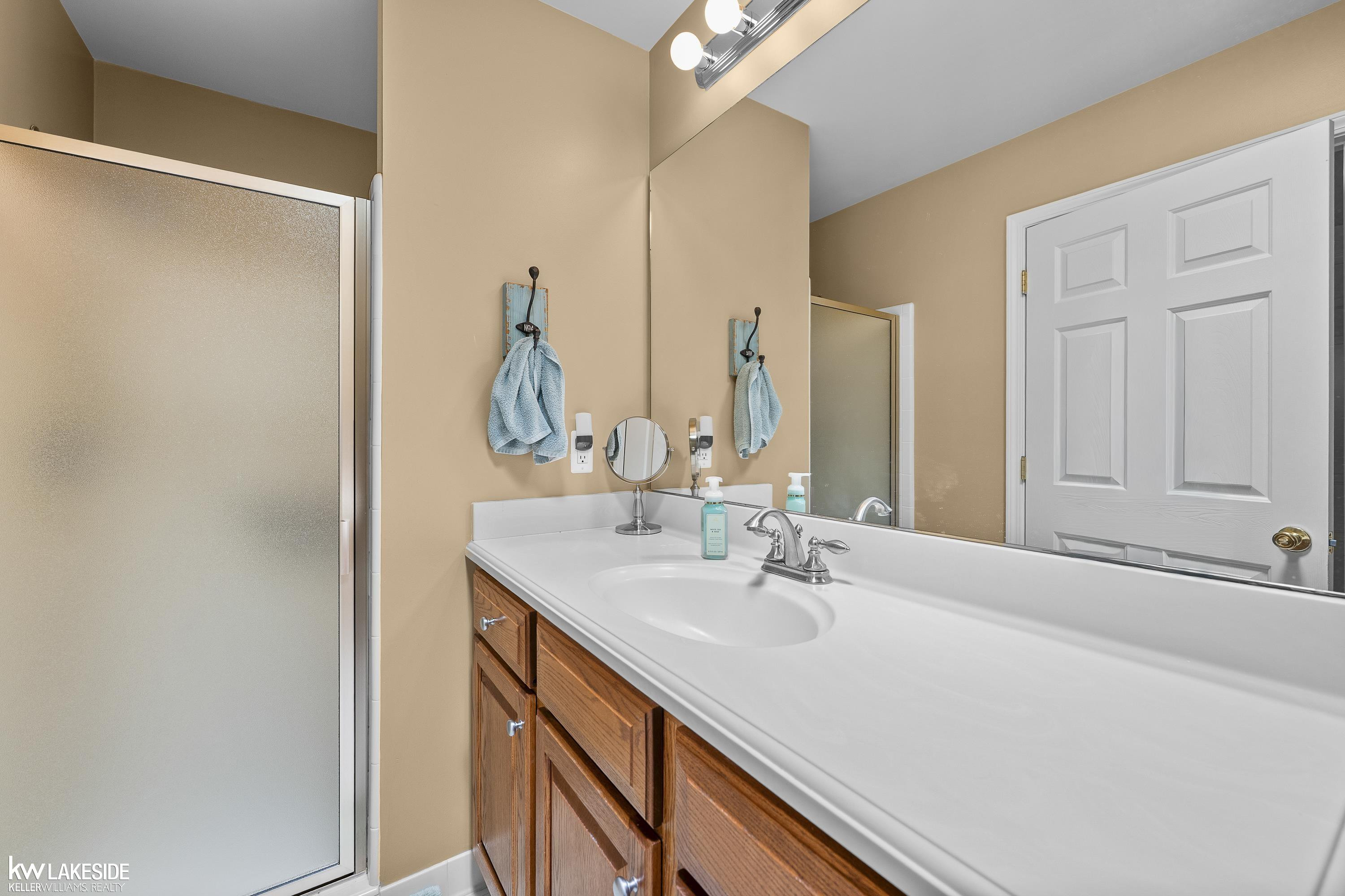 40134 Riverbend Drive, Sterling Heights, MI 48310 — Photo 32