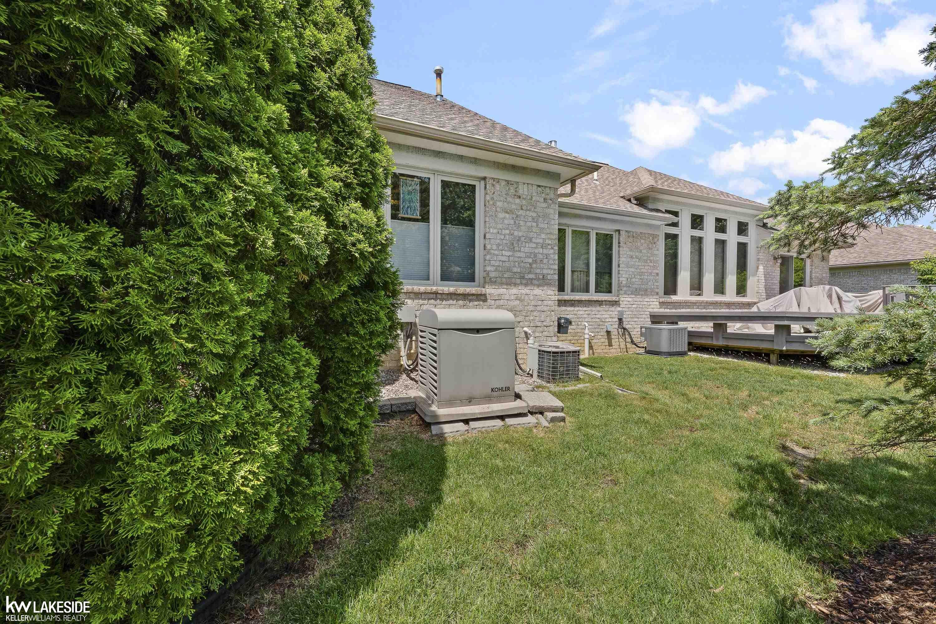 40134 Riverbend Drive, Sterling Heights, MI 48310 — Photo 37