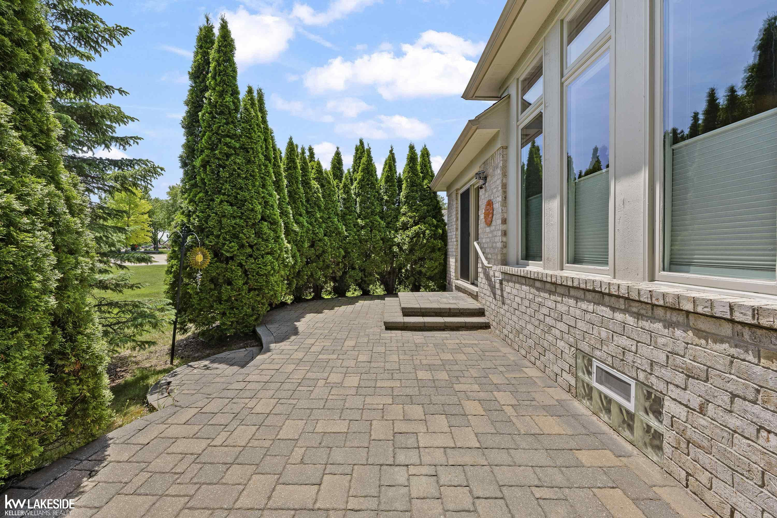 40134 Riverbend Drive, Sterling Heights, MI 48310 — Photo 38
