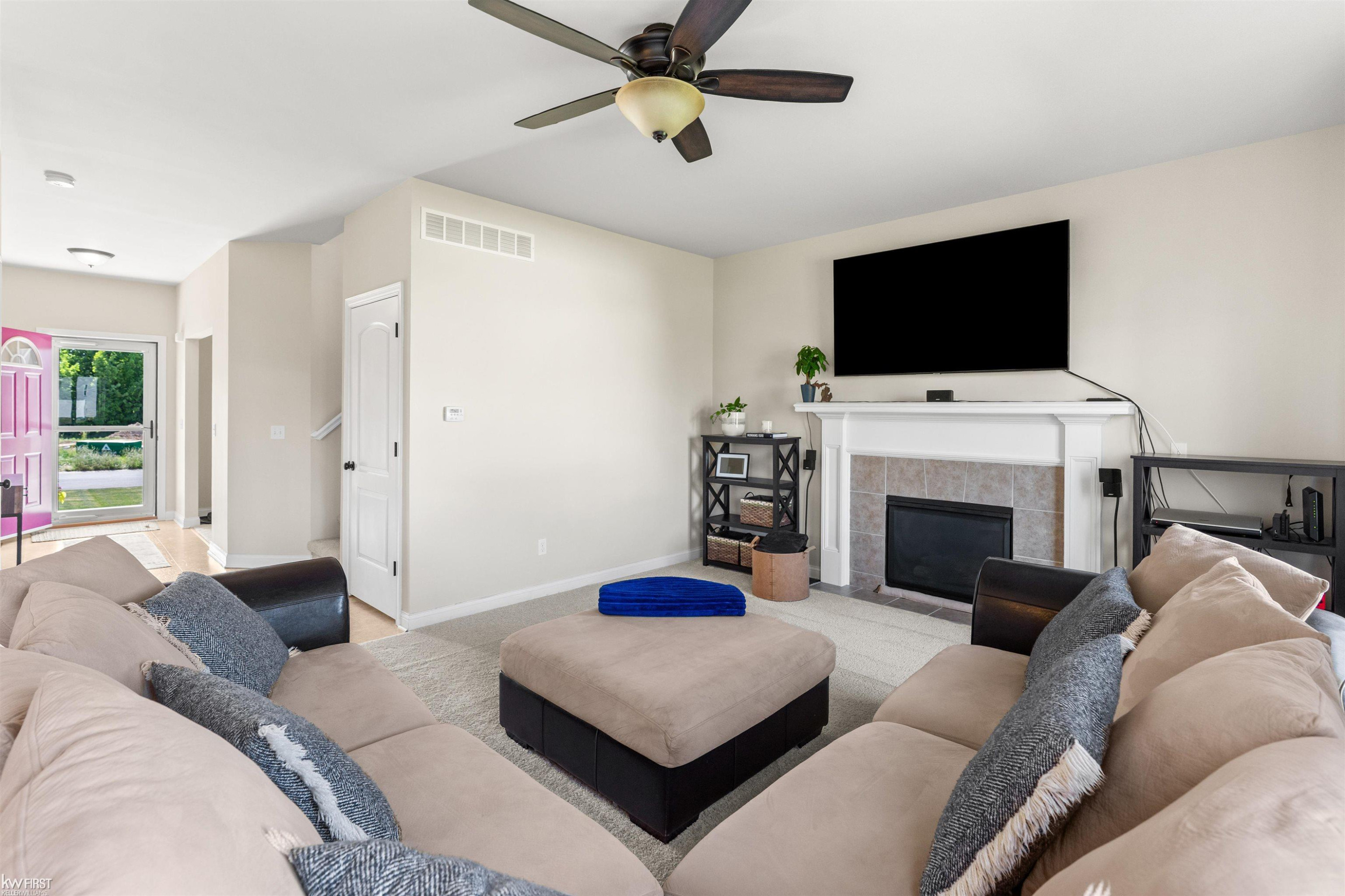 8101 Peninsula Circle, Grand Blanc, MI 48439 — Photo 12