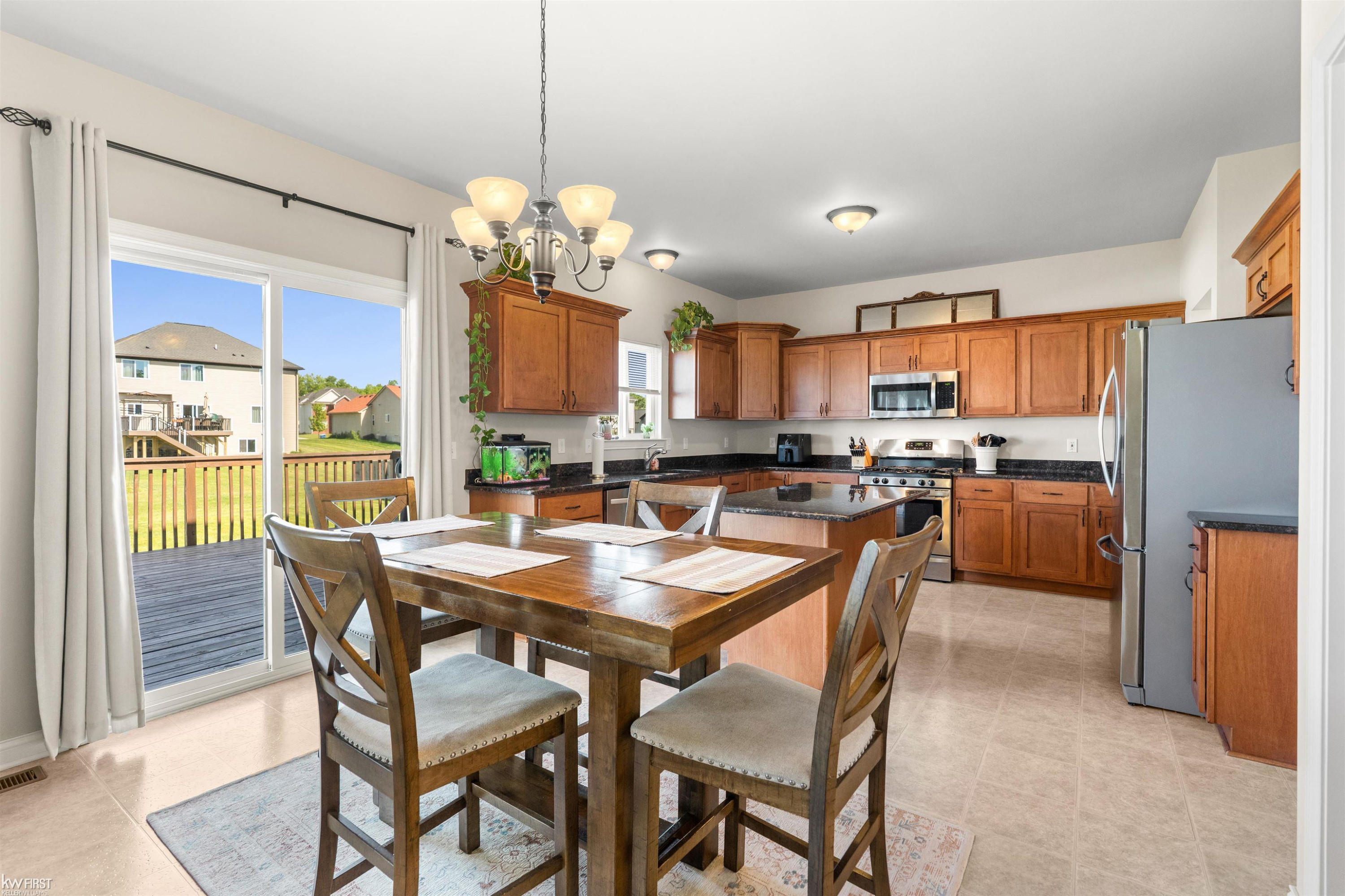 8101 Peninsula Circle, Grand Blanc, MI 48439 — Photo 14