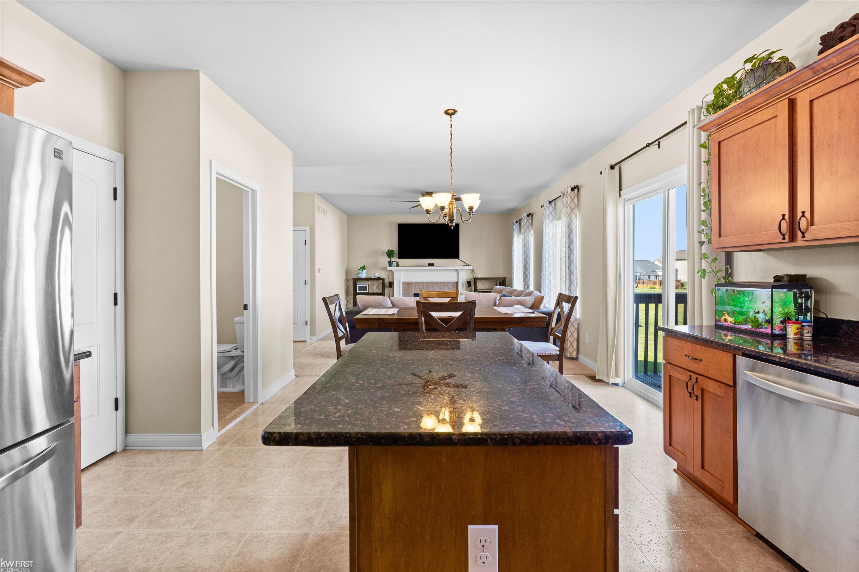 8101 Peninsula Circle, Grand Blanc, MI 48439 — Photo 18