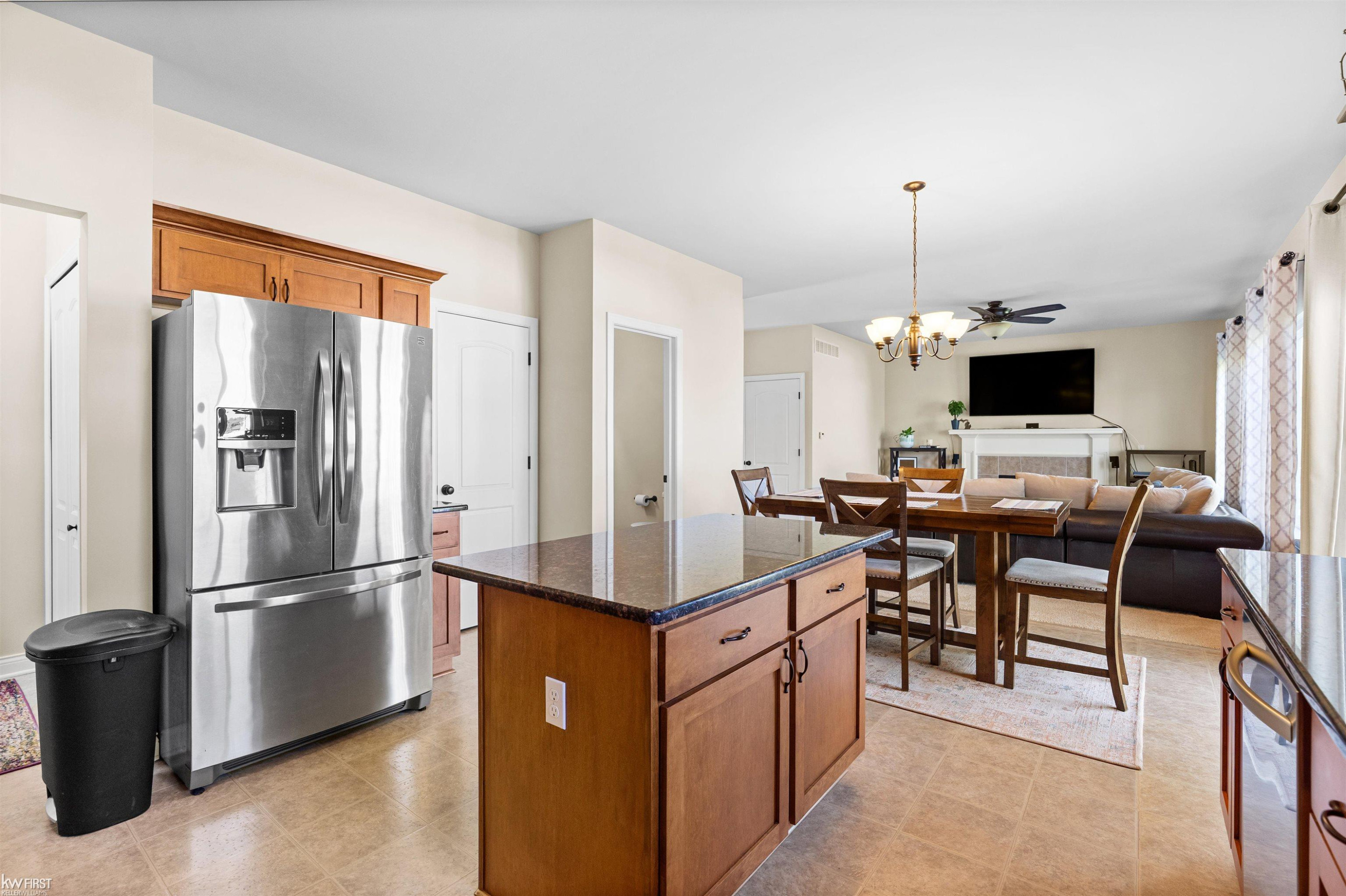 8101 Peninsula Circle, Grand Blanc, MI 48439 — Photo 19