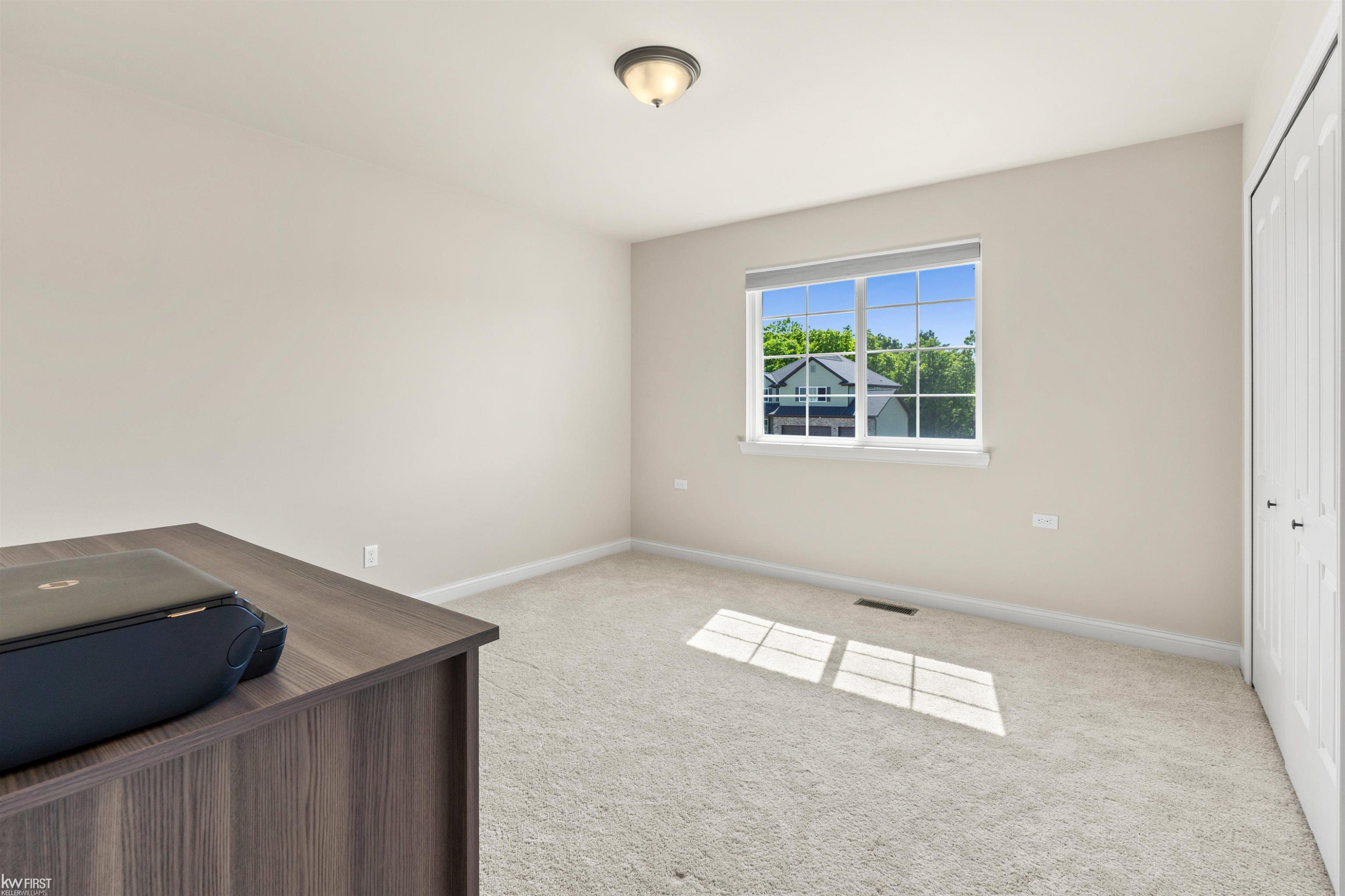 8101 Peninsula Circle, Grand Blanc, MI 48439 — Photo 35