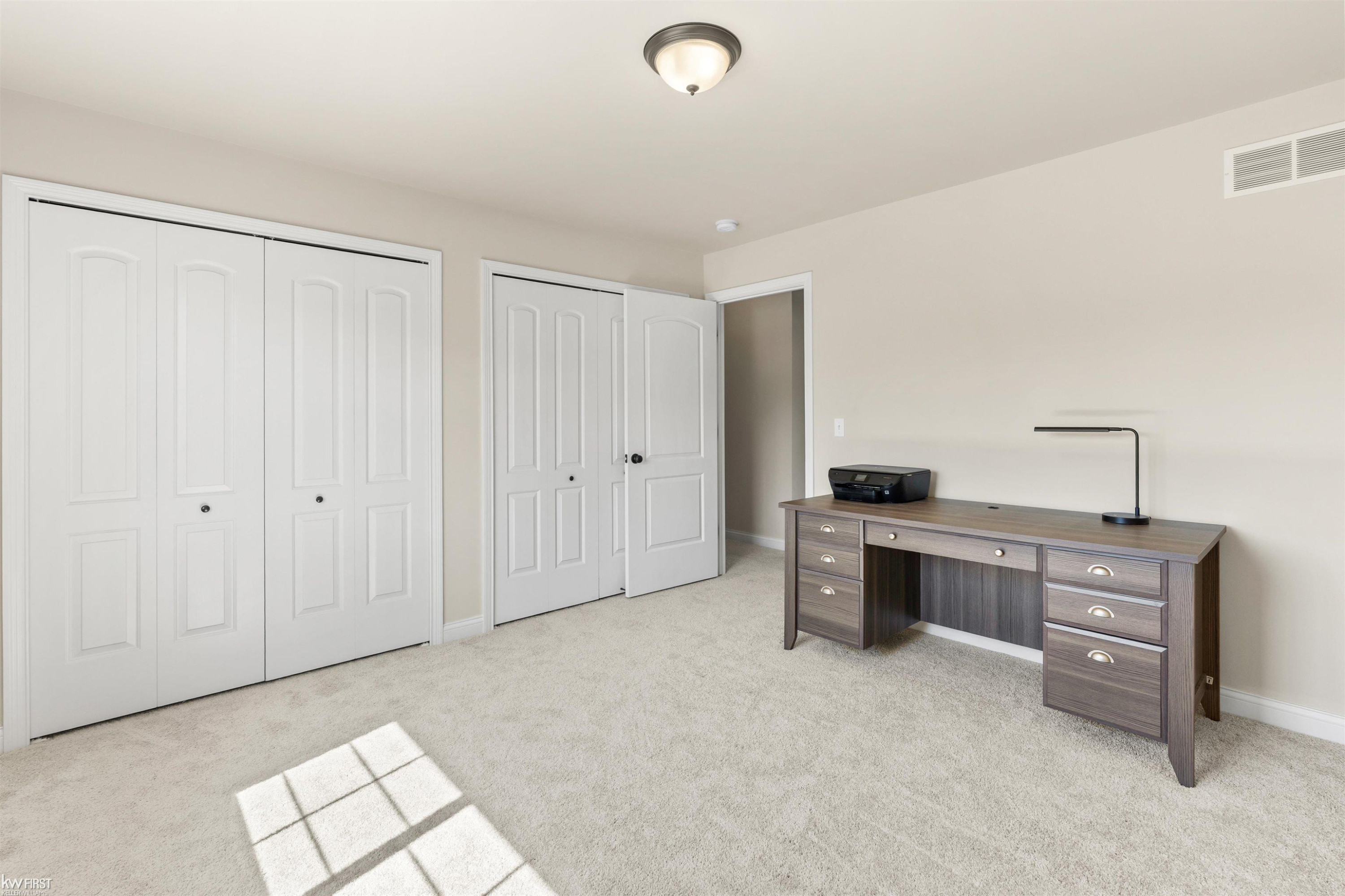 8101 Peninsula Circle, Grand Blanc, MI 48439 — Photo 36