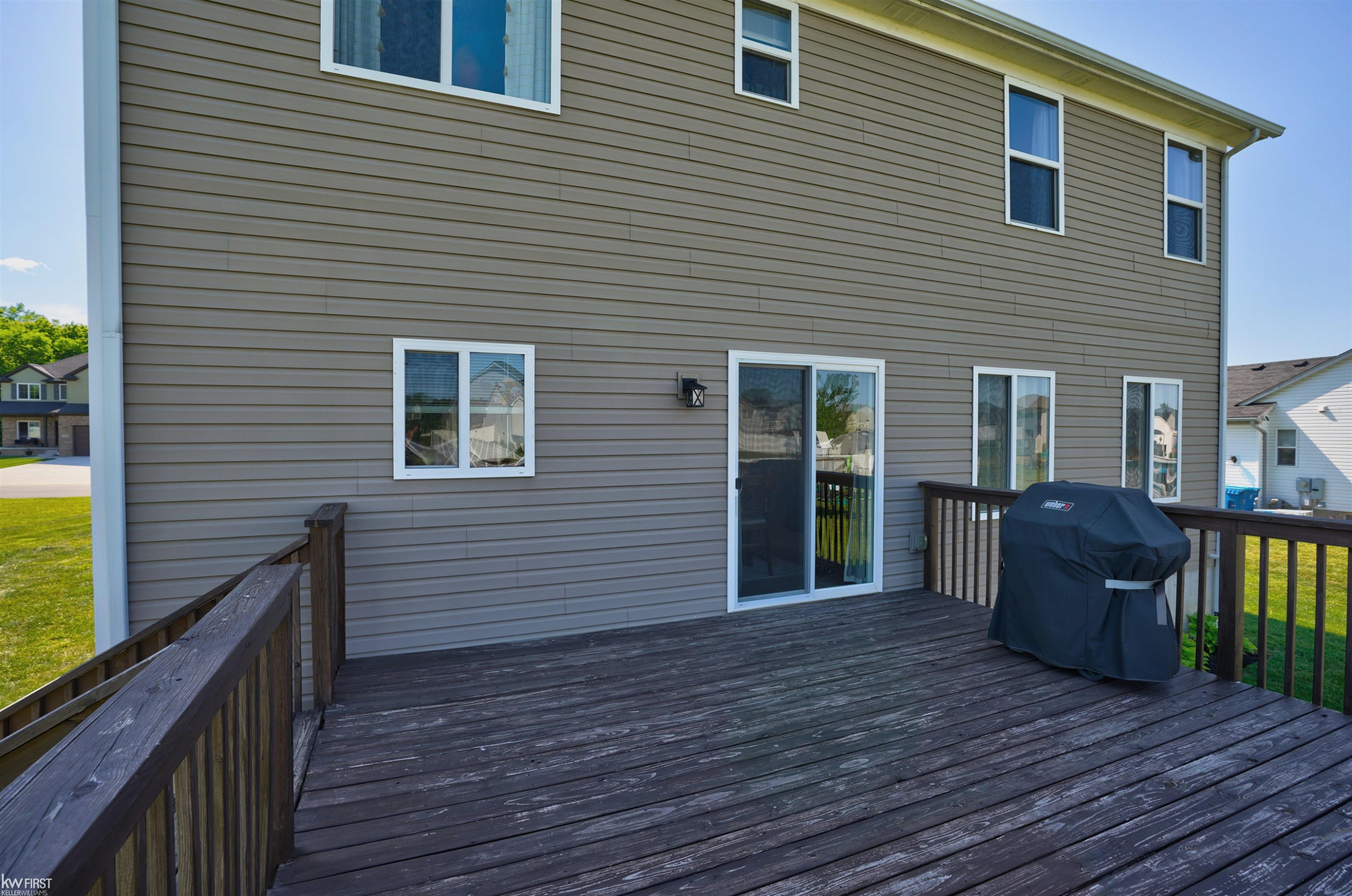 8101 Peninsula Circle, Grand Blanc, MI 48439 — Photo 46