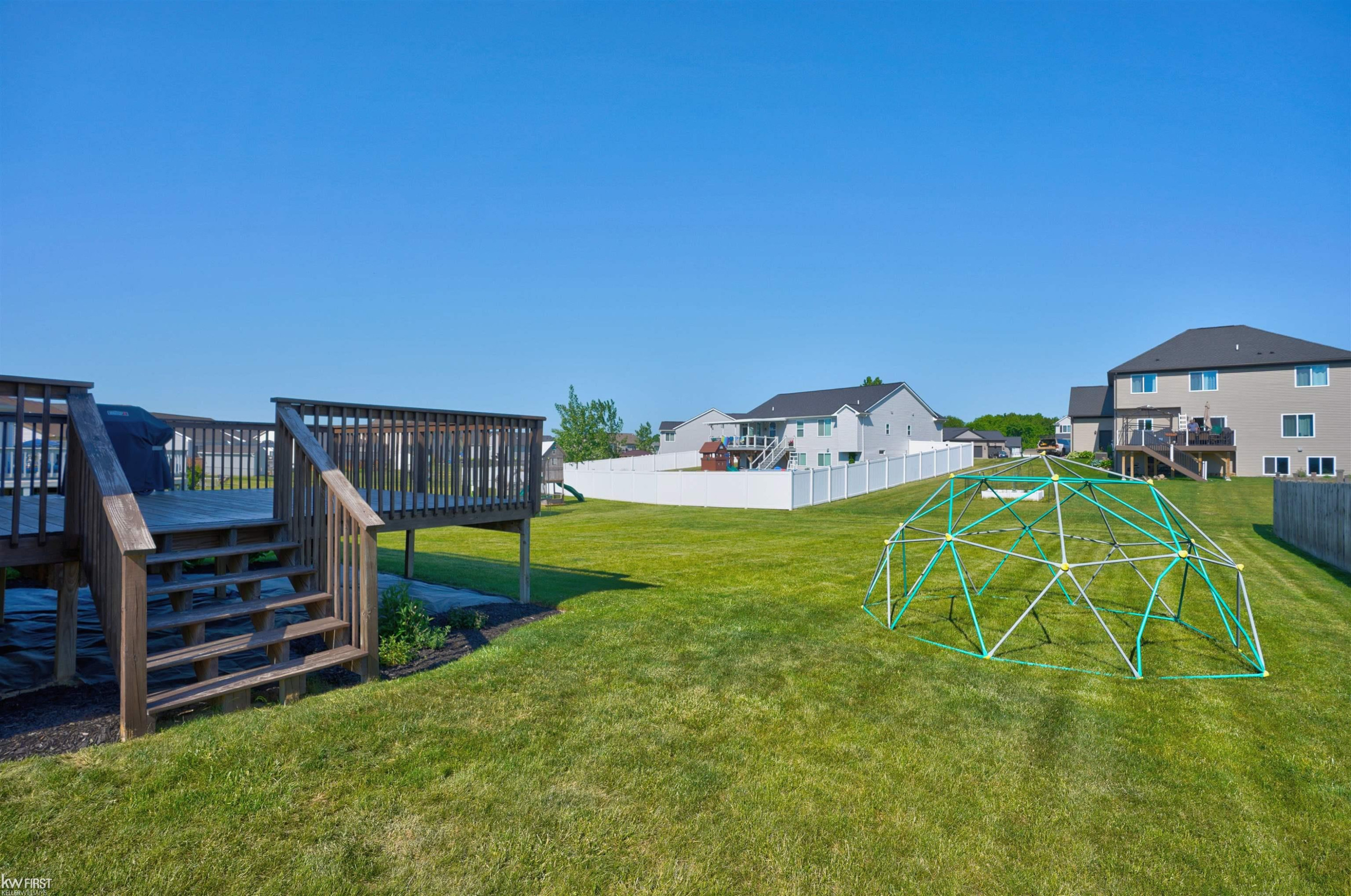 8101 Peninsula Circle, Grand Blanc, MI 48439 — Photo 47