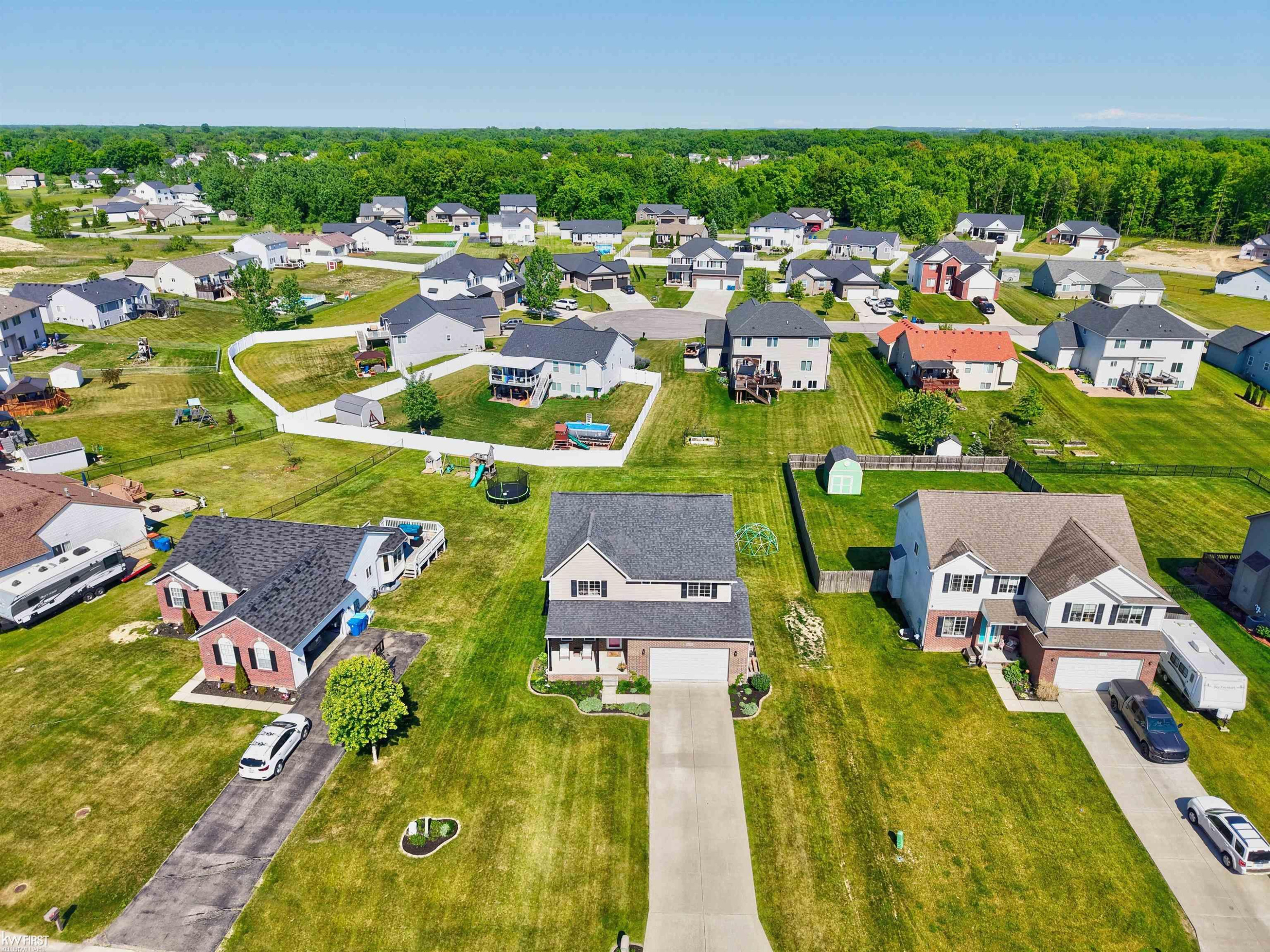 8101 Peninsula Circle, Grand Blanc, MI 48439 — Photo 50