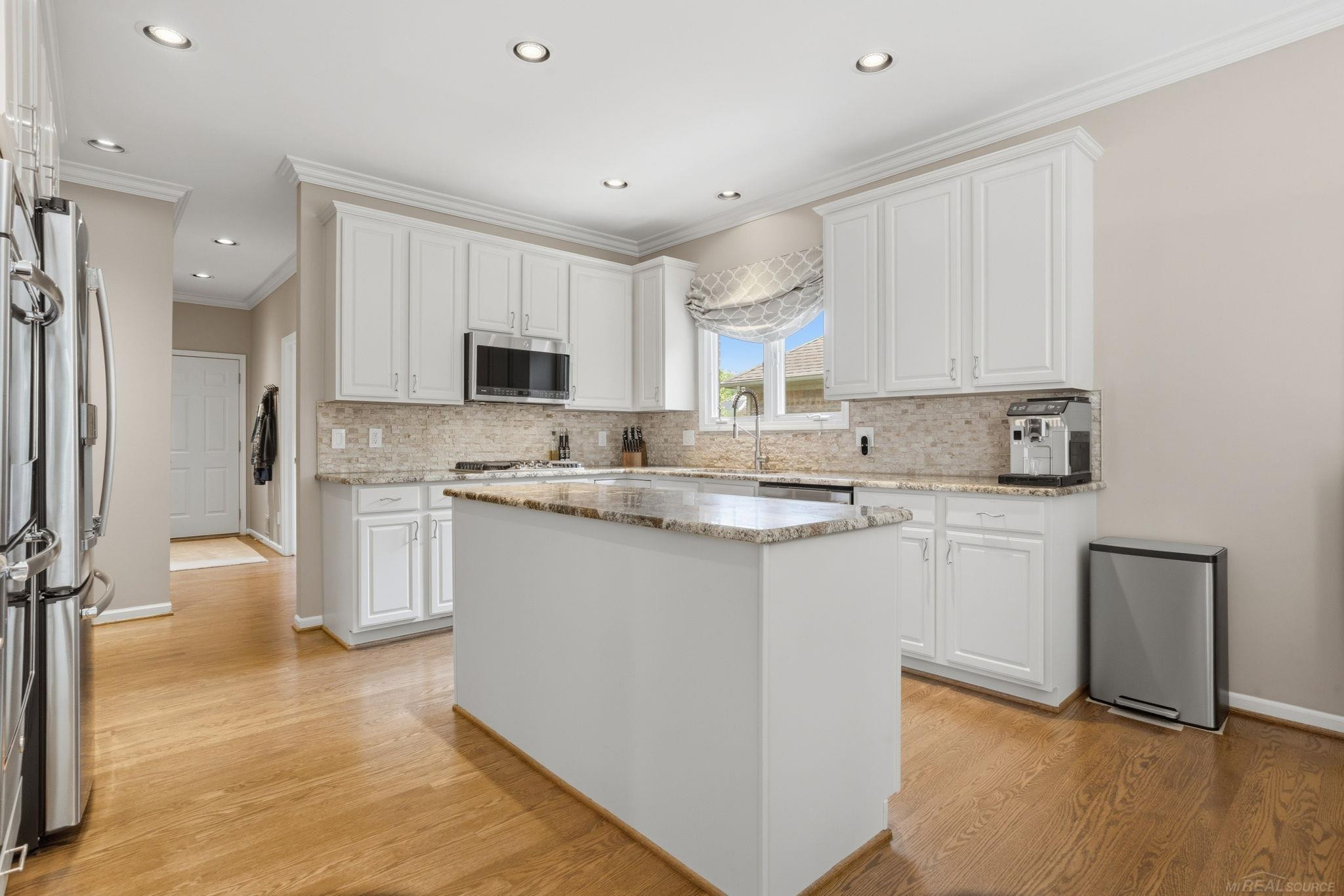 54501 Aurora Park, Shelby Twp, MI 48316 — Photo 12