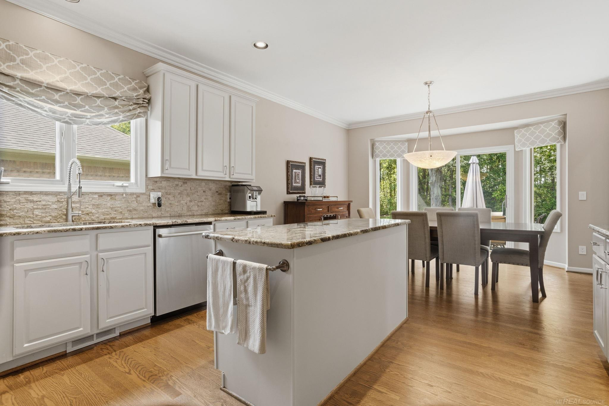 54501 Aurora Park, Shelby Twp, MI 48316 — Photo 15