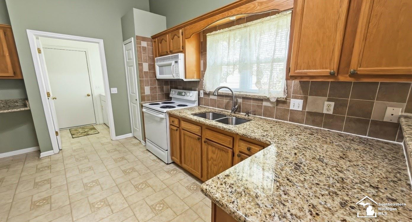5492 Elmhurst Drive, Trenton, MI 48183 — Photo 10