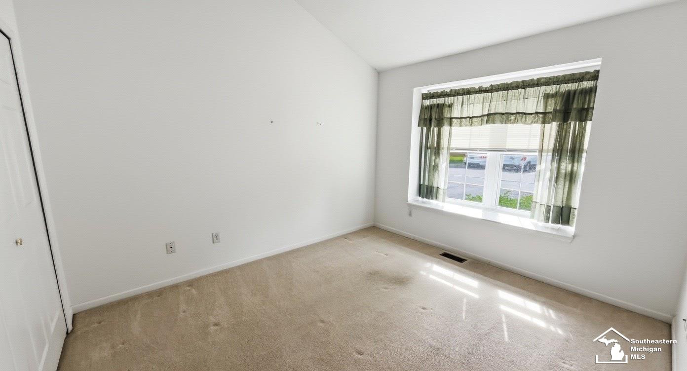 5492 Elmhurst Drive, Trenton, MI 48183 — Photo 17
