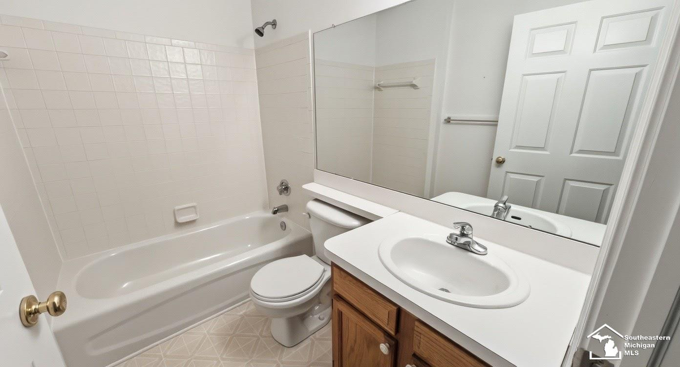 5492 Elmhurst Drive, Trenton, MI 48183 — Photo 19