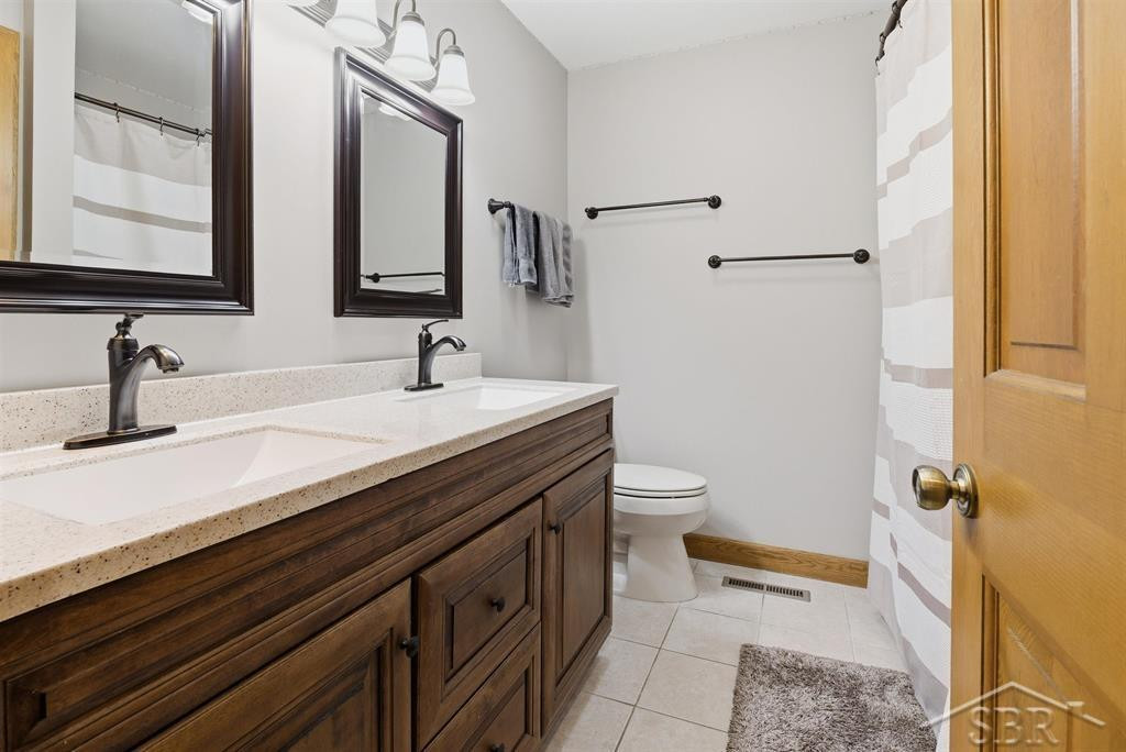 6102 Oak Meadows Court, Midland, MI 48640 — Photo 26