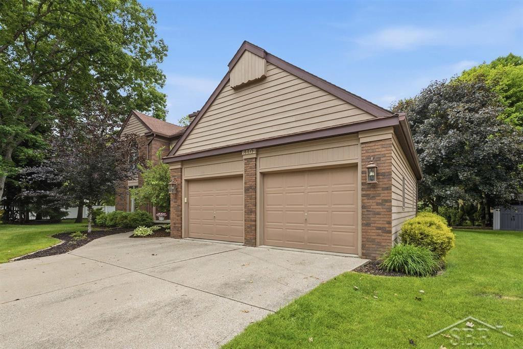 6102 Oak Meadows Court, Midland, MI 48640 — Photo 46