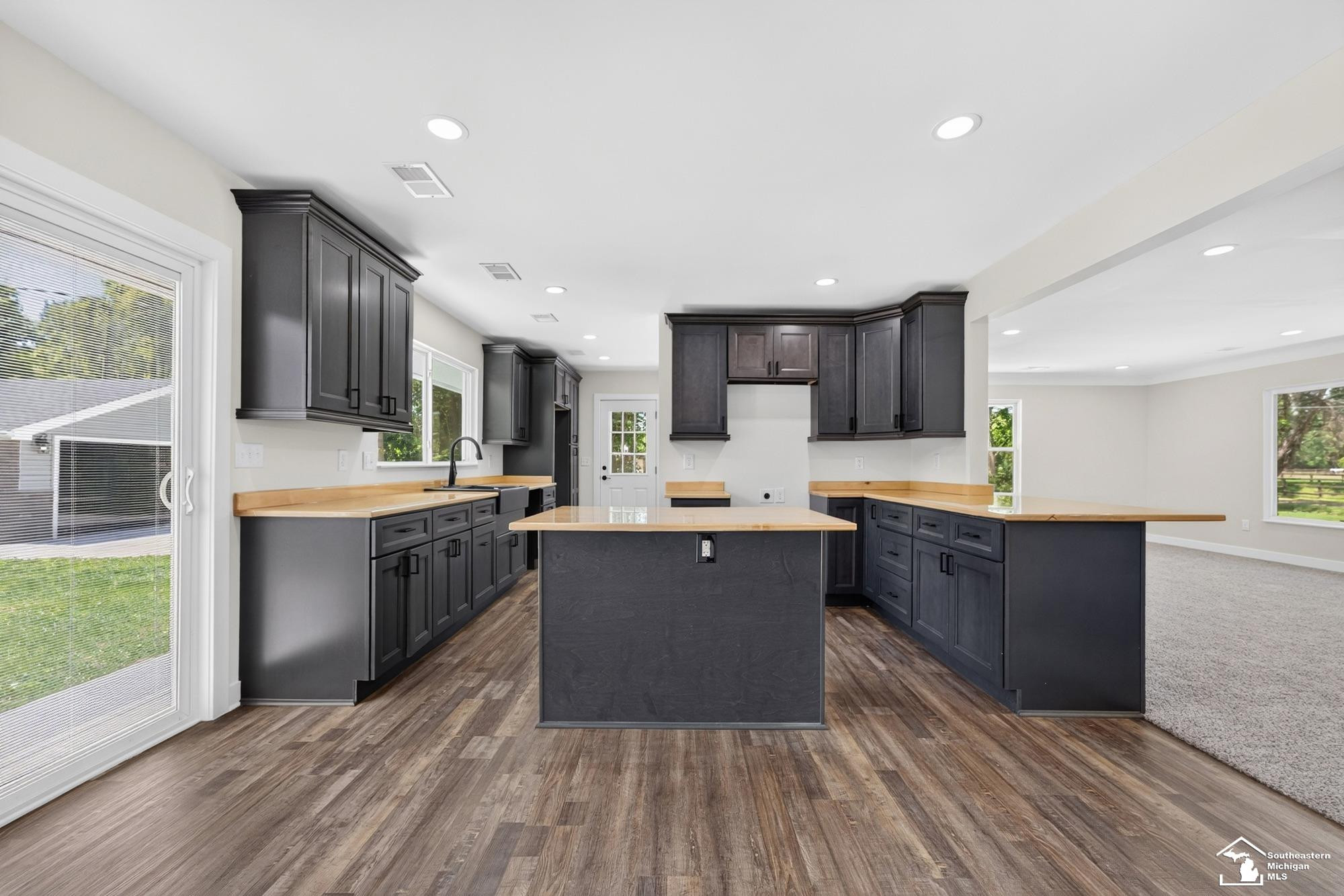 29055 Bredow Avenue, Romulus, MI 48174 — Photo 9