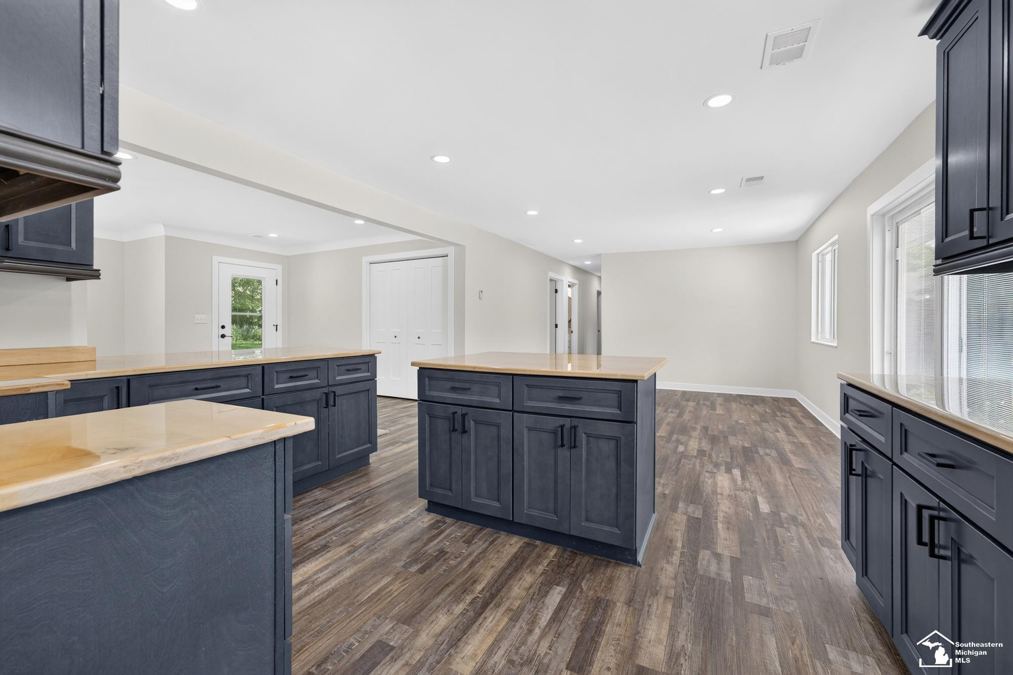 29055 Bredow Avenue, Romulus, MI 48174 — Photo 13