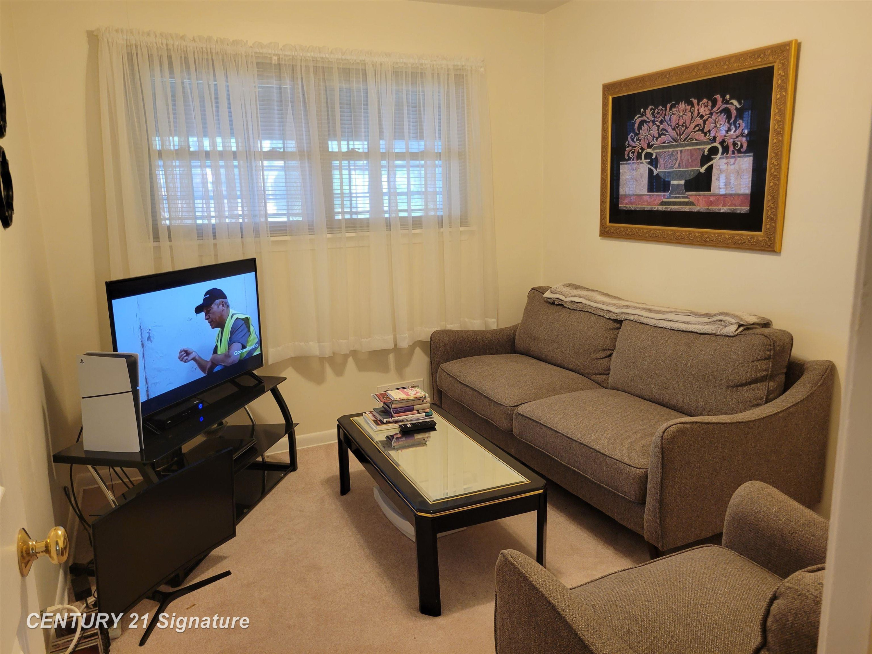 5502 Leslie Drive, Flint, MI 48504 — Photo 8