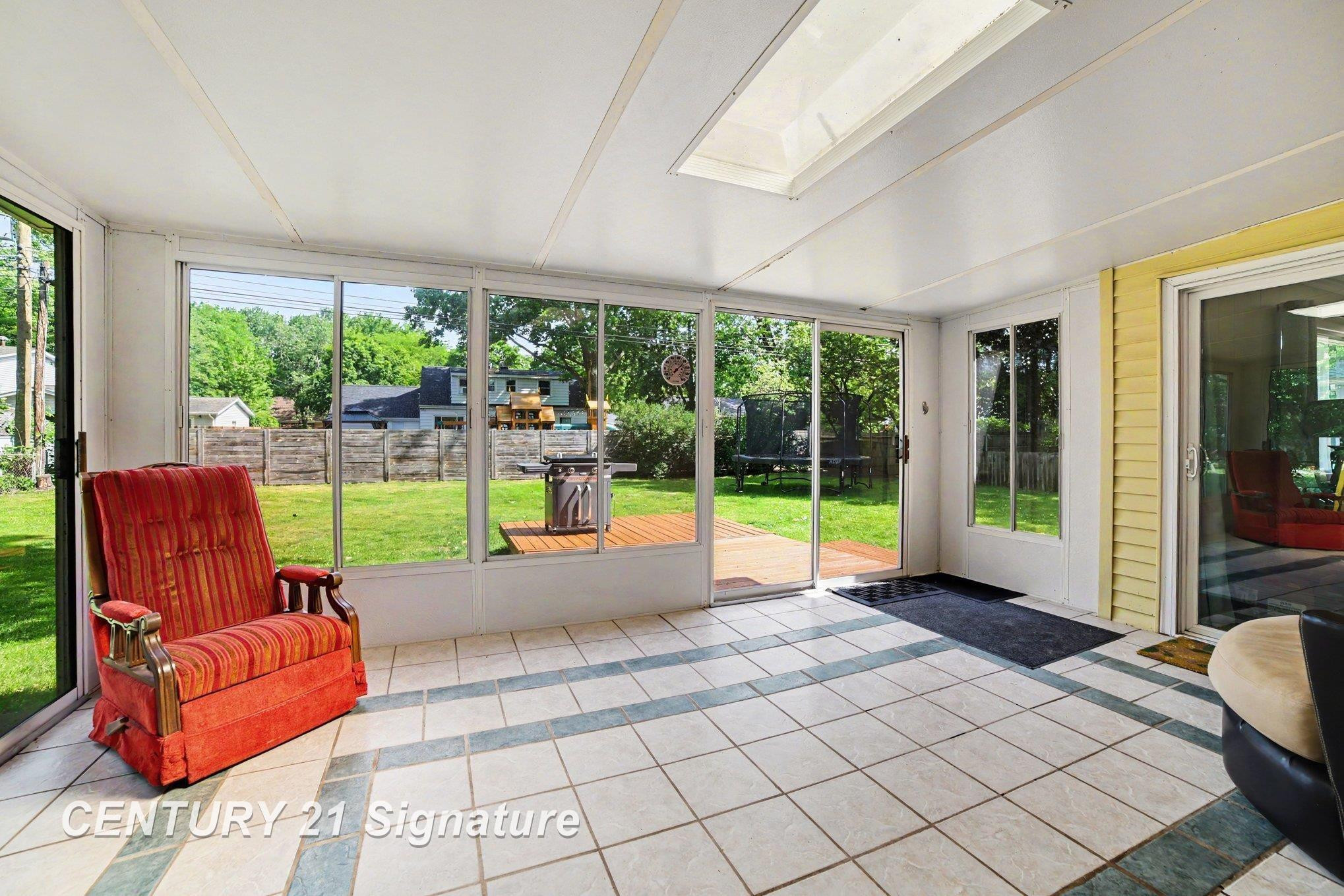 2918 Saint Marys Drive, Midland, MI 48640 — Photo 9