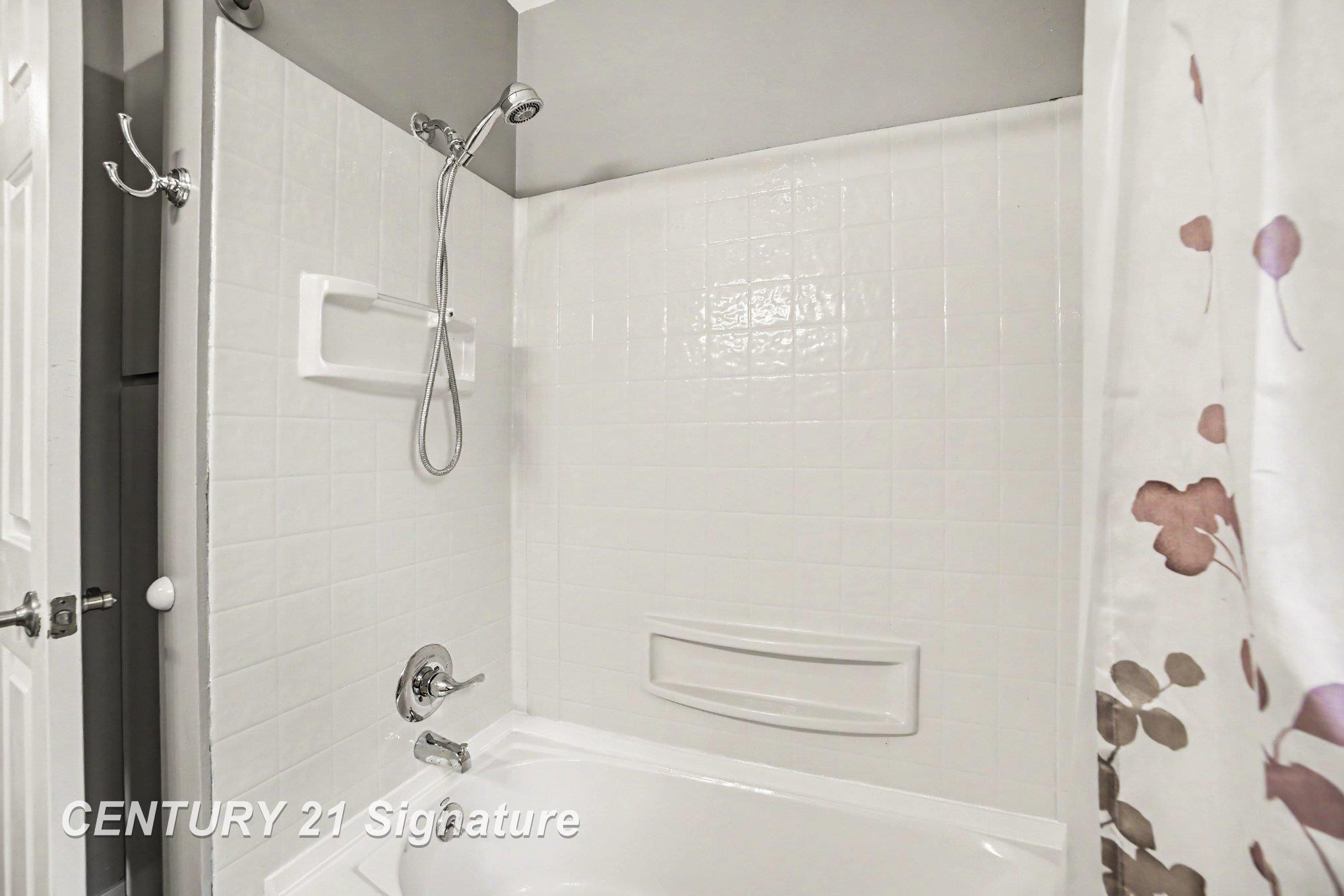 2918 Saint Marys Drive, Midland, MI 48640 — Photo 14