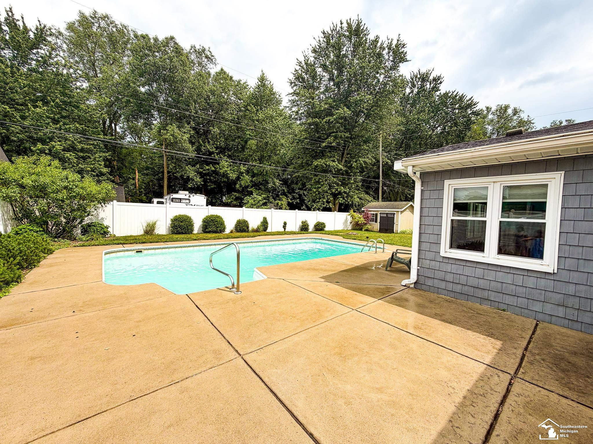 9836 Pamela Drive, Temperance, MI 48182 — Photo 36