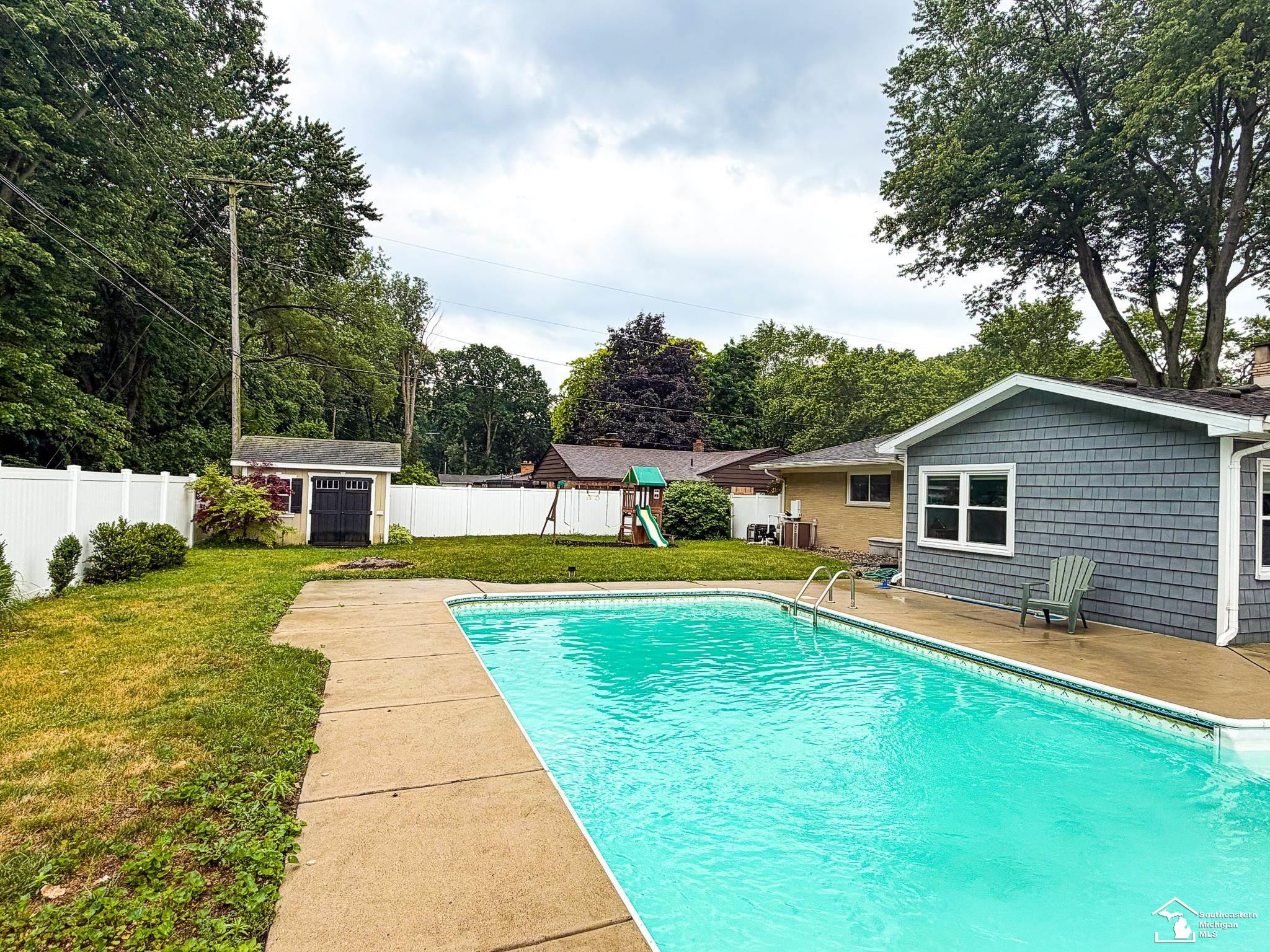 9836 Pamela Drive, Temperance, MI 48182 — Photo 40